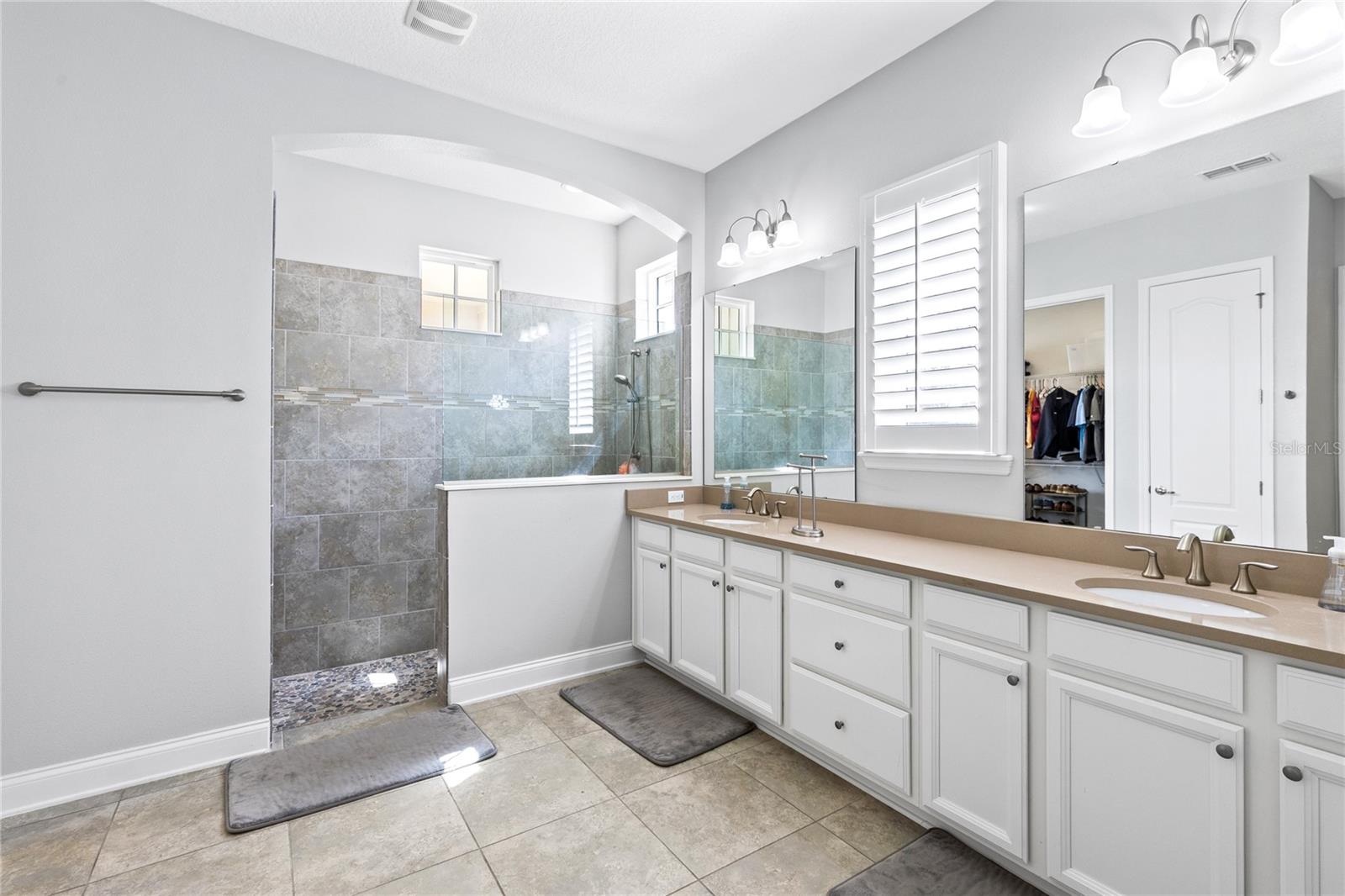 Image 17 of 48 For 8539 Martinson Street