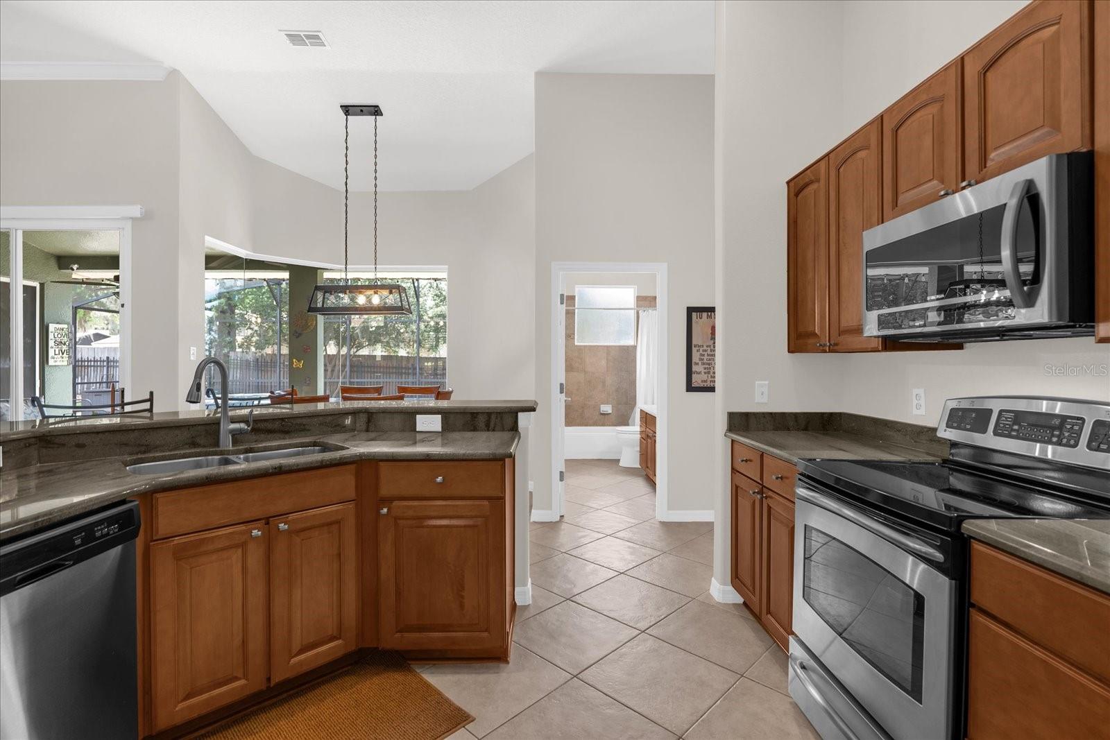 Image 12 of 38 For 618 Statenville Court