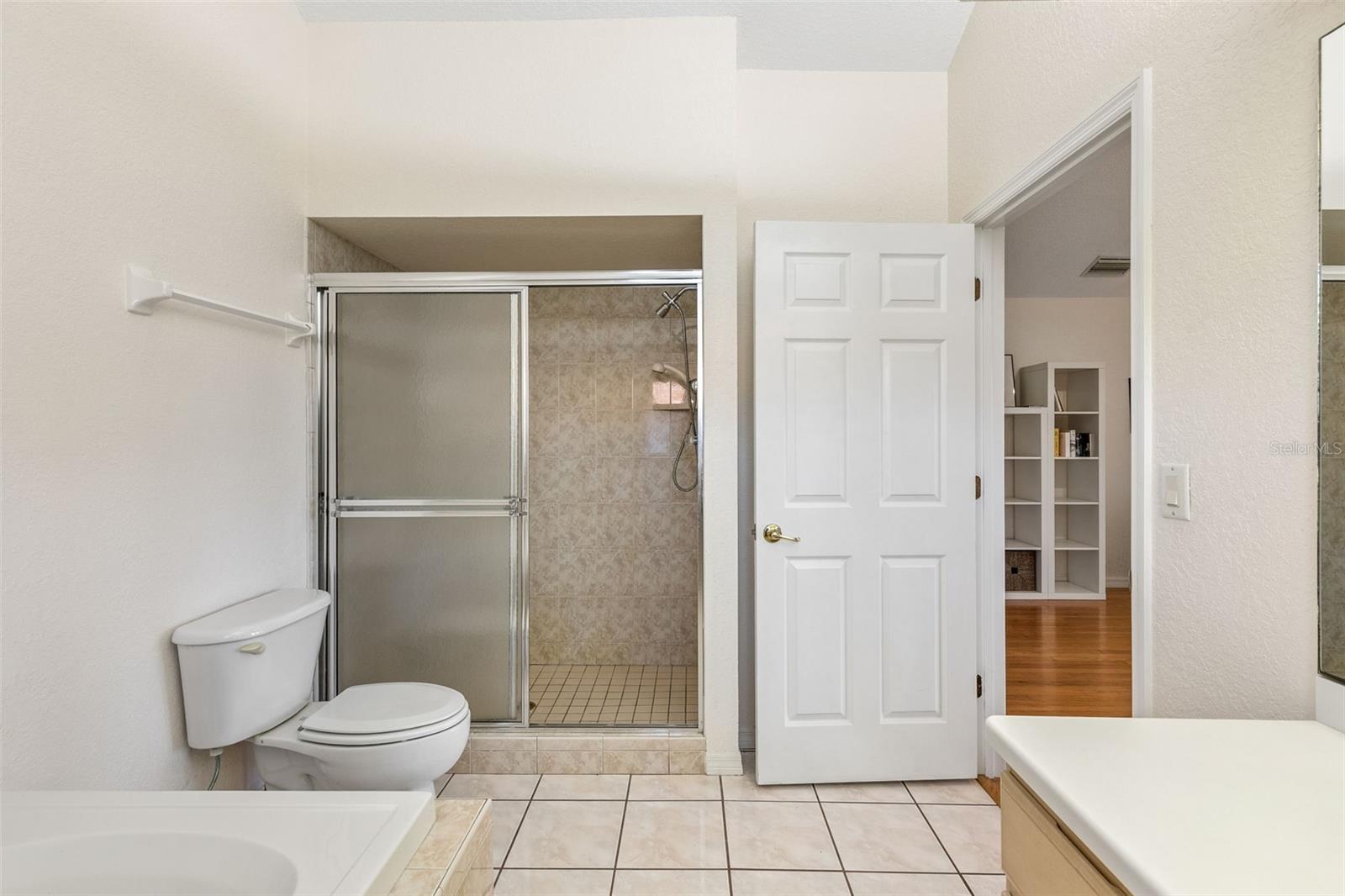 Image 17 of 38 For 12811 Bellerive Drive