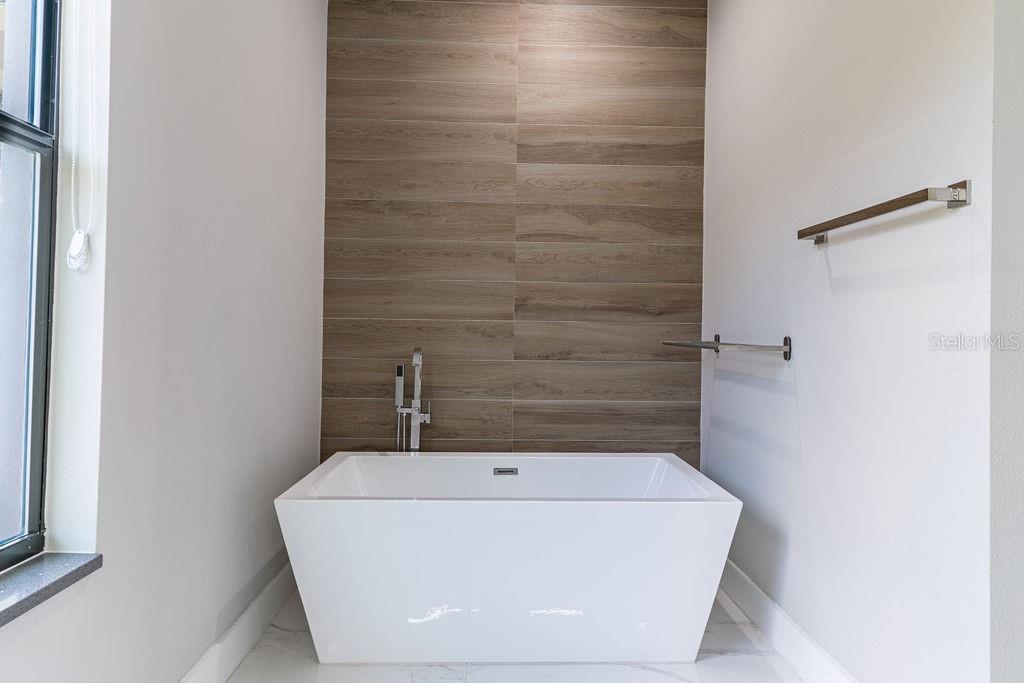 Image 24 of 63 For 7701 Summerlake Pointe Boulevard