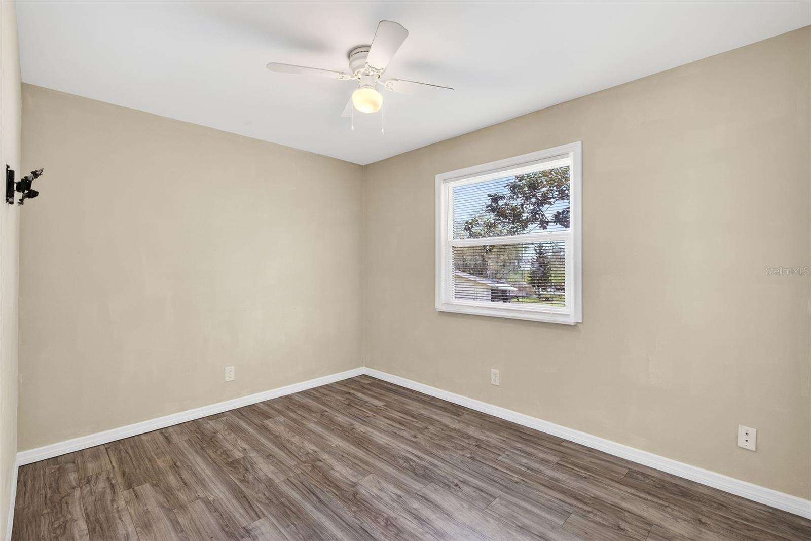 Image 15 of 30 For 8018 Grovemont Estates Road