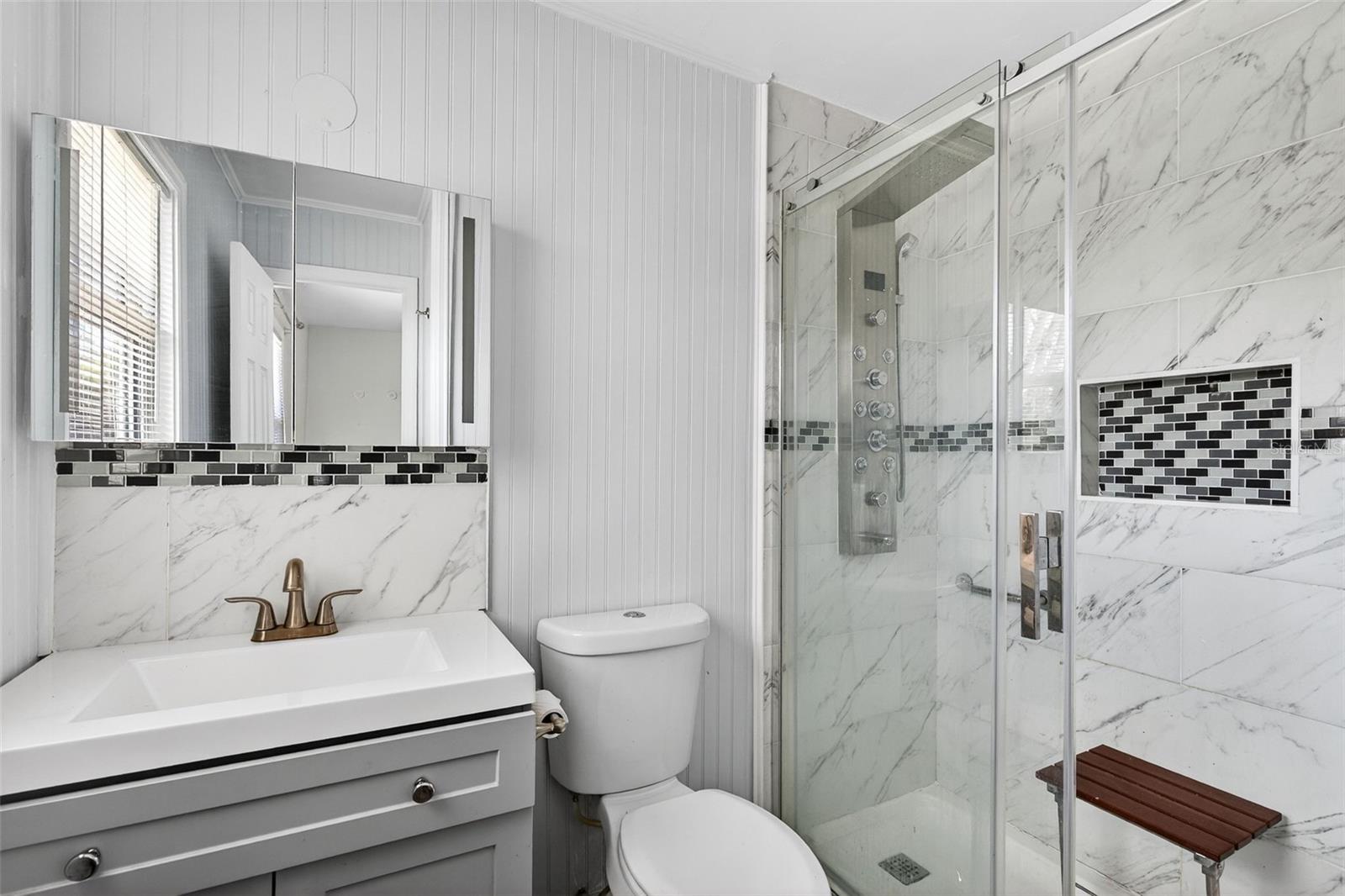 Image 17 of 30 For 8018 Grovemont Estates Road