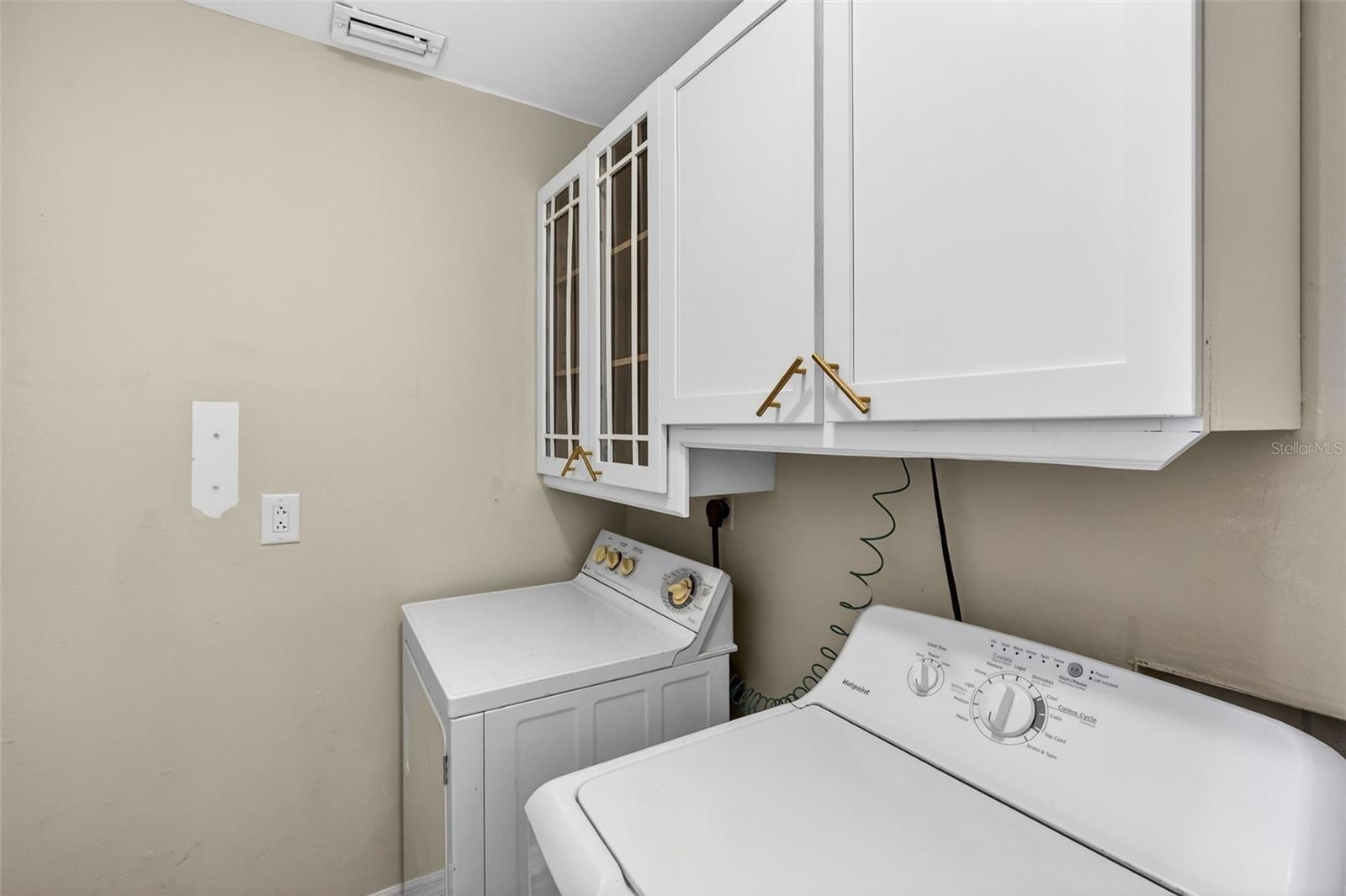 Image 23 of 30 For 8018 Grovemont Estates Road