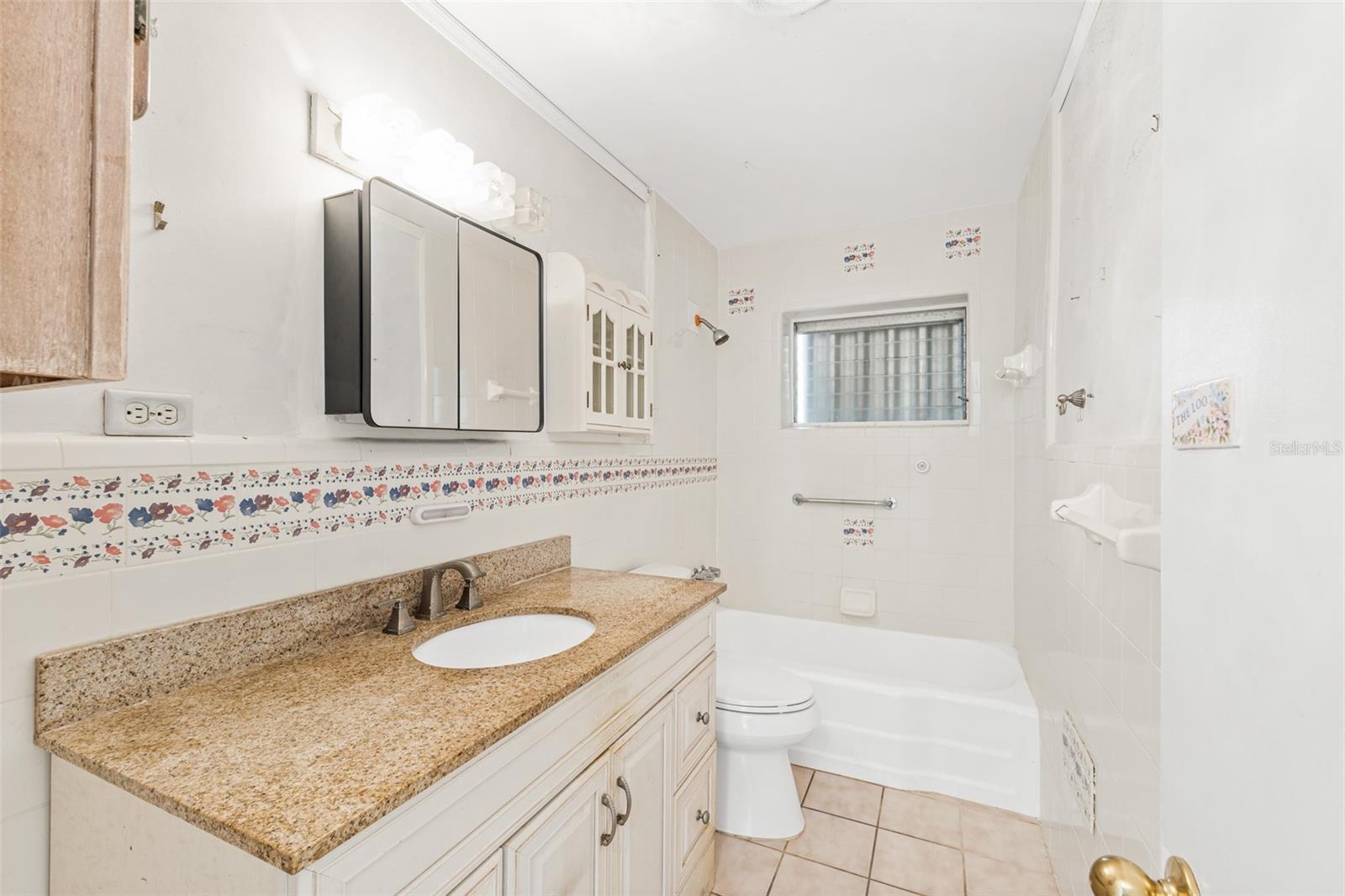 Image 10 of 18 For 213 2nd Terrace