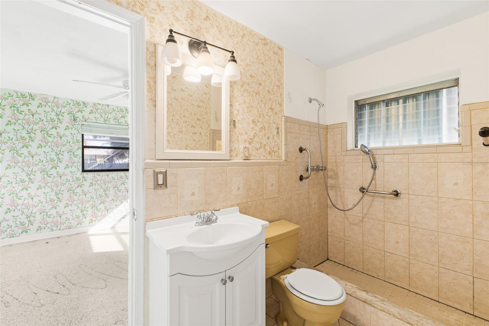 Image 14 of 18 For 213 2nd Terrace