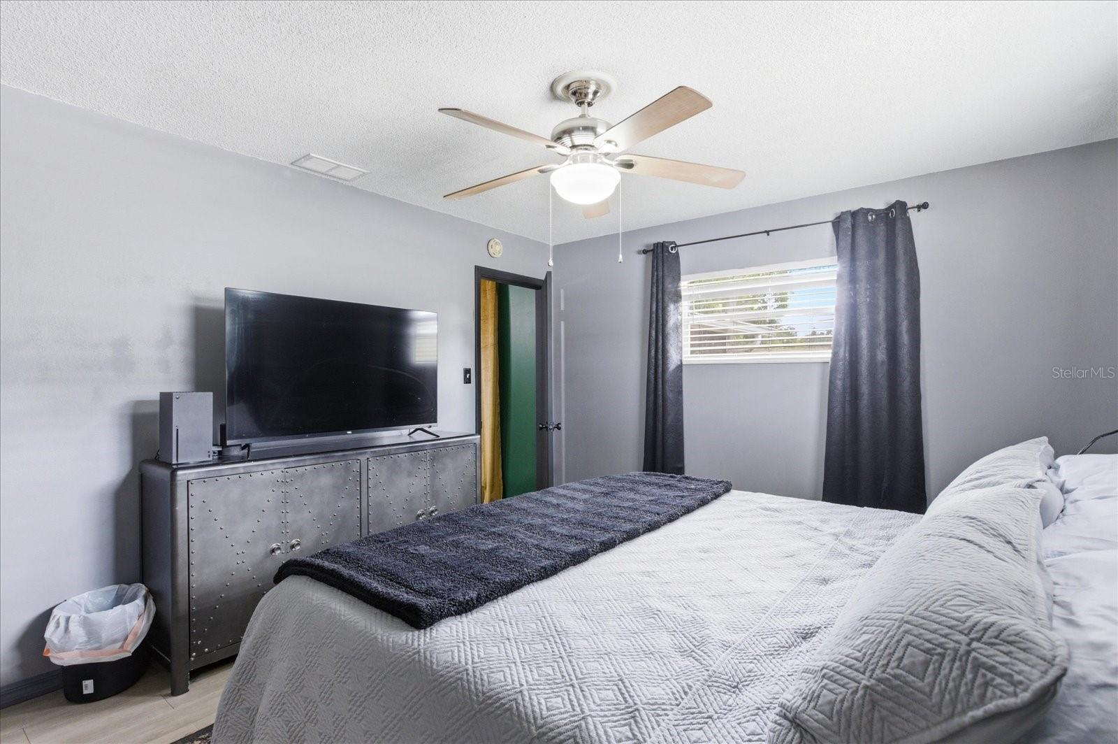 Image 19 of 28 For 4623 Conway Gardens Road