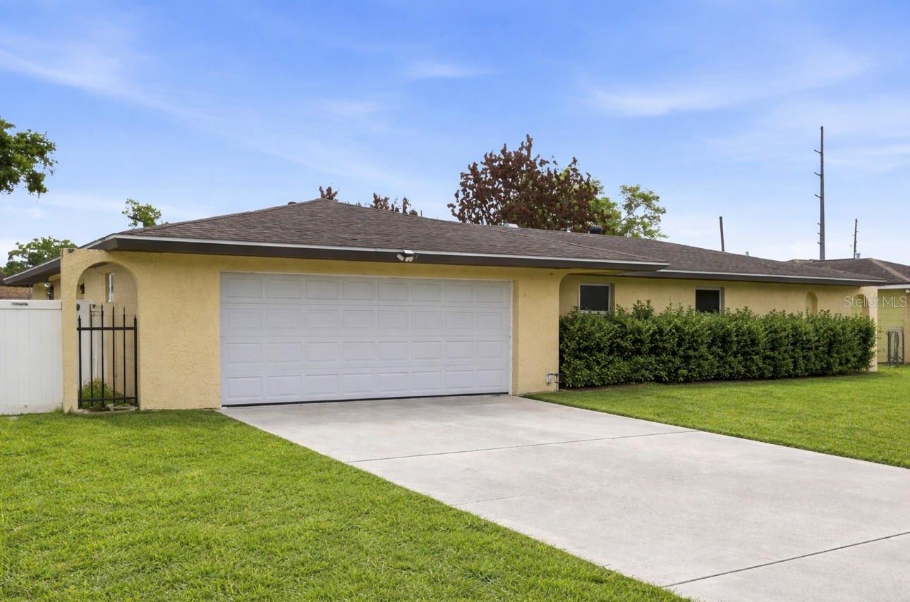 Image 2 of 28 For 4623 Conway Gardens Road