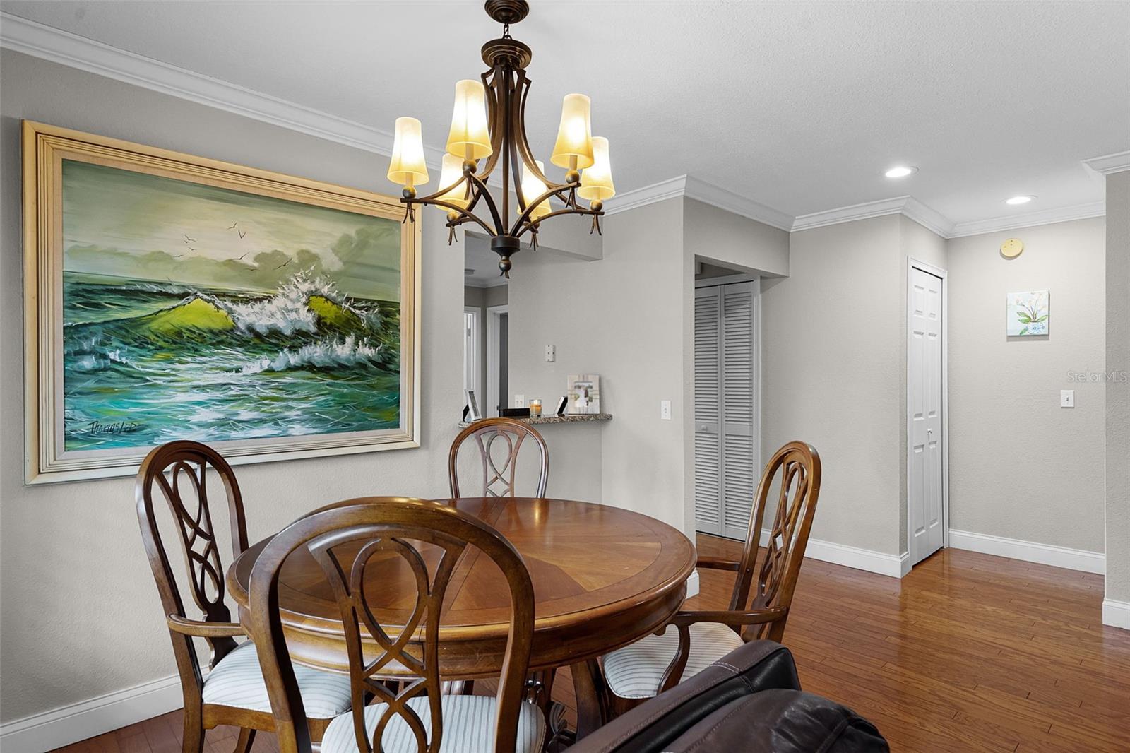 Image 7 of 21 For 538 Par Street 538