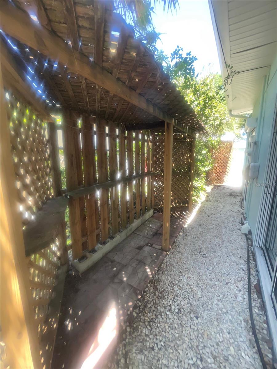 Image 14 of 18 For 428 Court Street