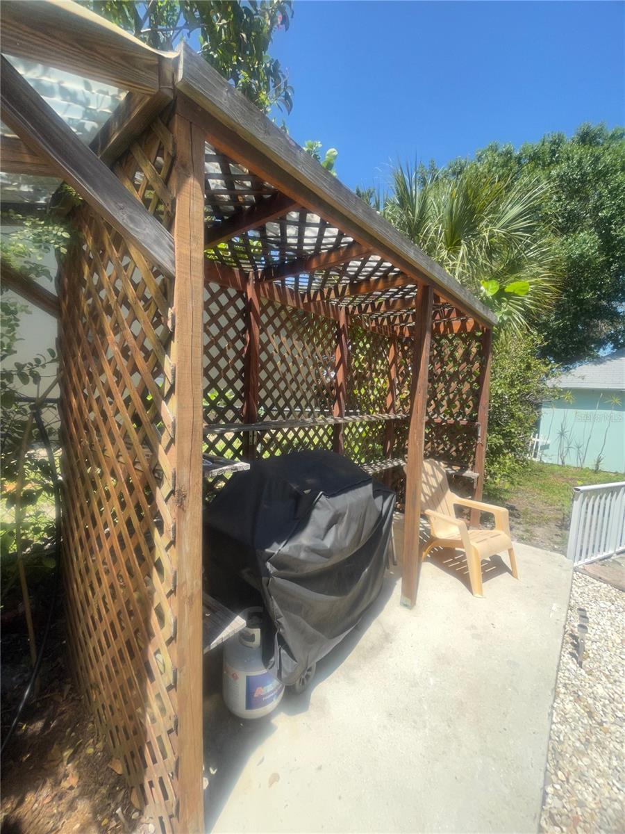 Image 15 of 18 For 428 Court Street