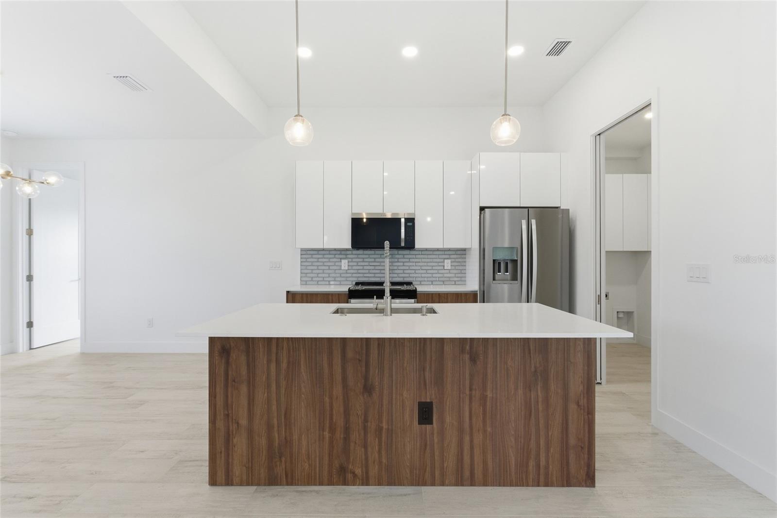 Image 10 of 67 For 10488 Van Wyck Terrace