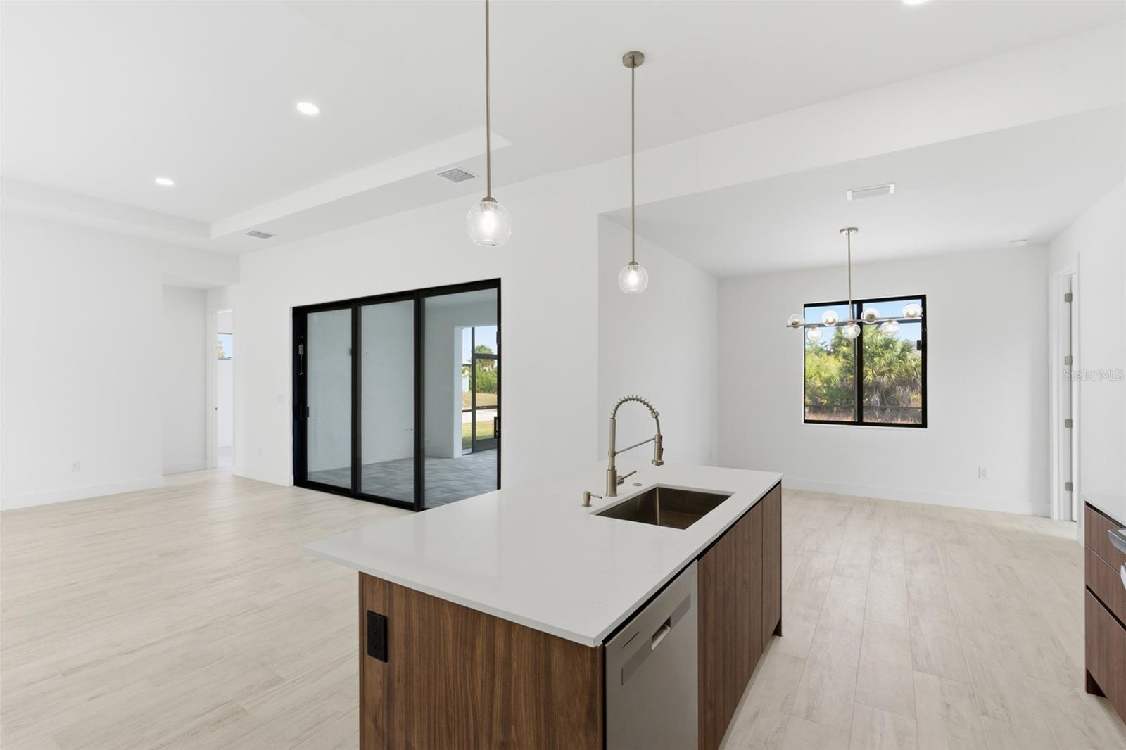 Image 13 of 67 For 10488 Van Wyck Terrace