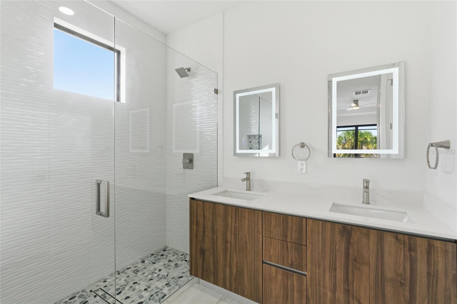 Image 22 of 67 For 10488 Van Wyck Terrace