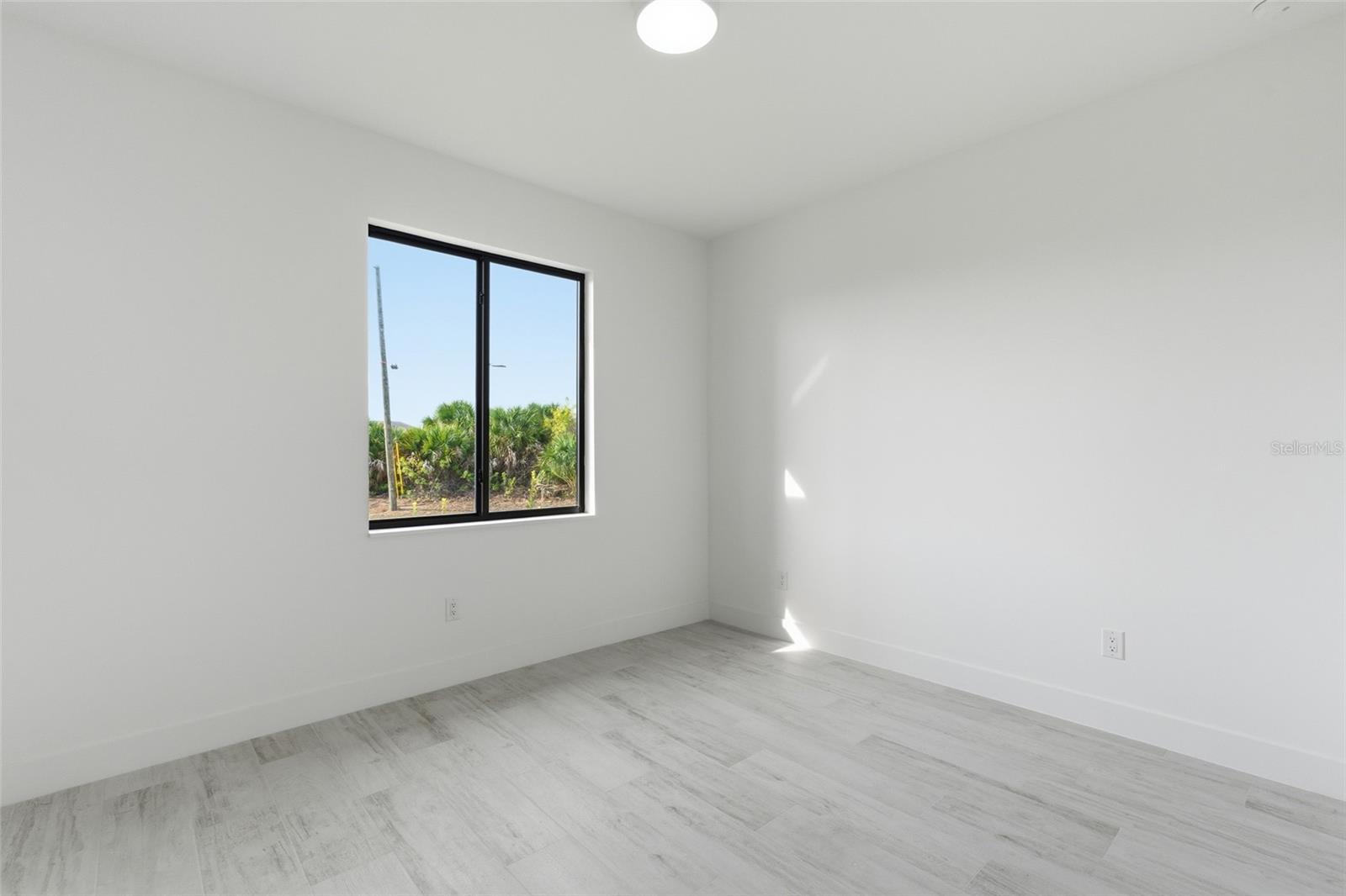 Image 28 of 67 For 10488 Van Wyck Terrace