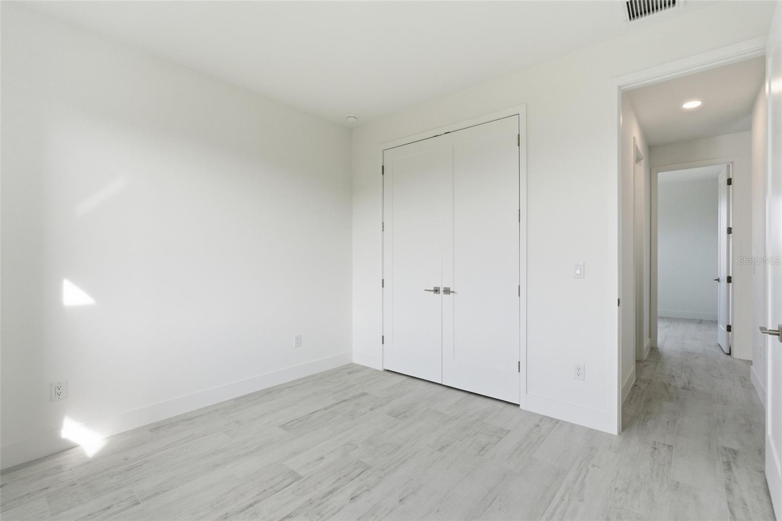 Image 29 of 67 For 10488 Van Wyck Terrace