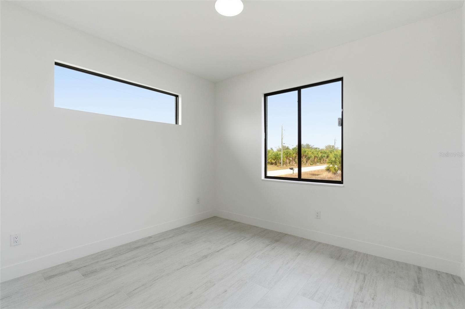 Image 31 of 67 For 10488 Van Wyck Terrace