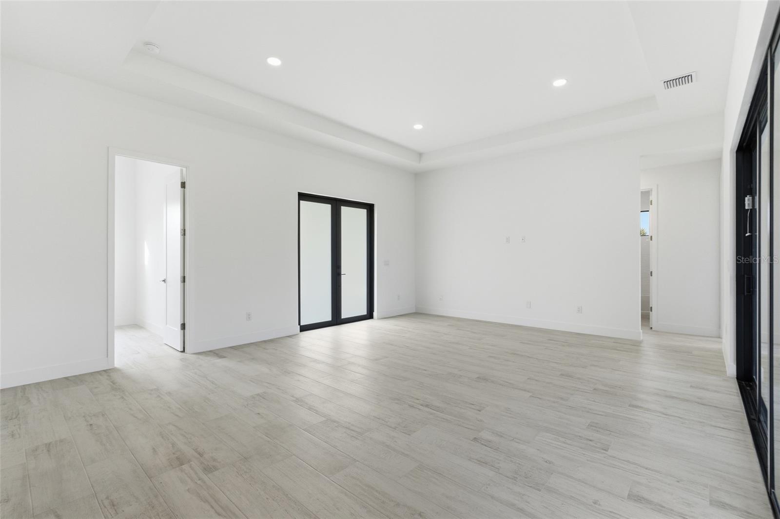 Image 8 of 67 For 10488 Van Wyck Terrace