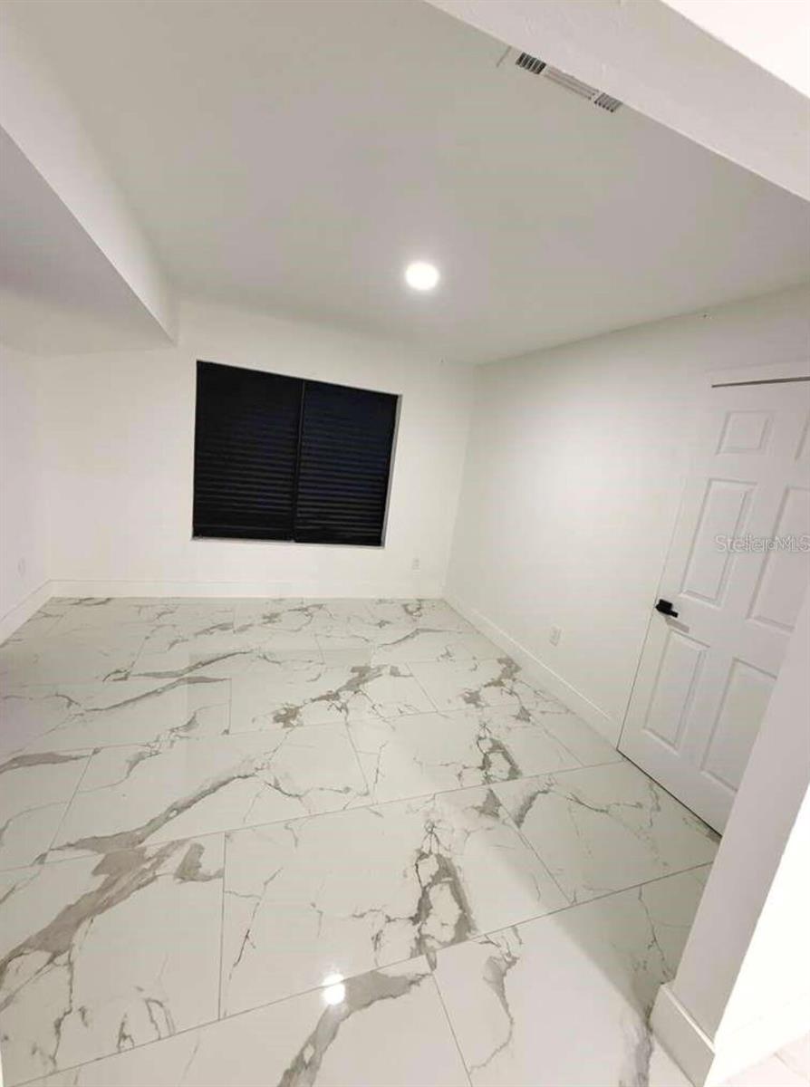 Image 2 of 15 For 1048 Newbern Street Ne