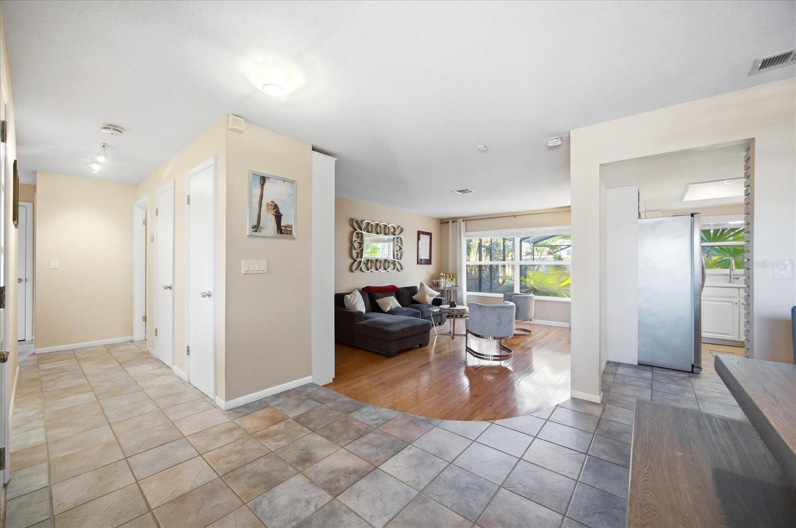 Image 7 of 26 For 2126 Hampton Circle