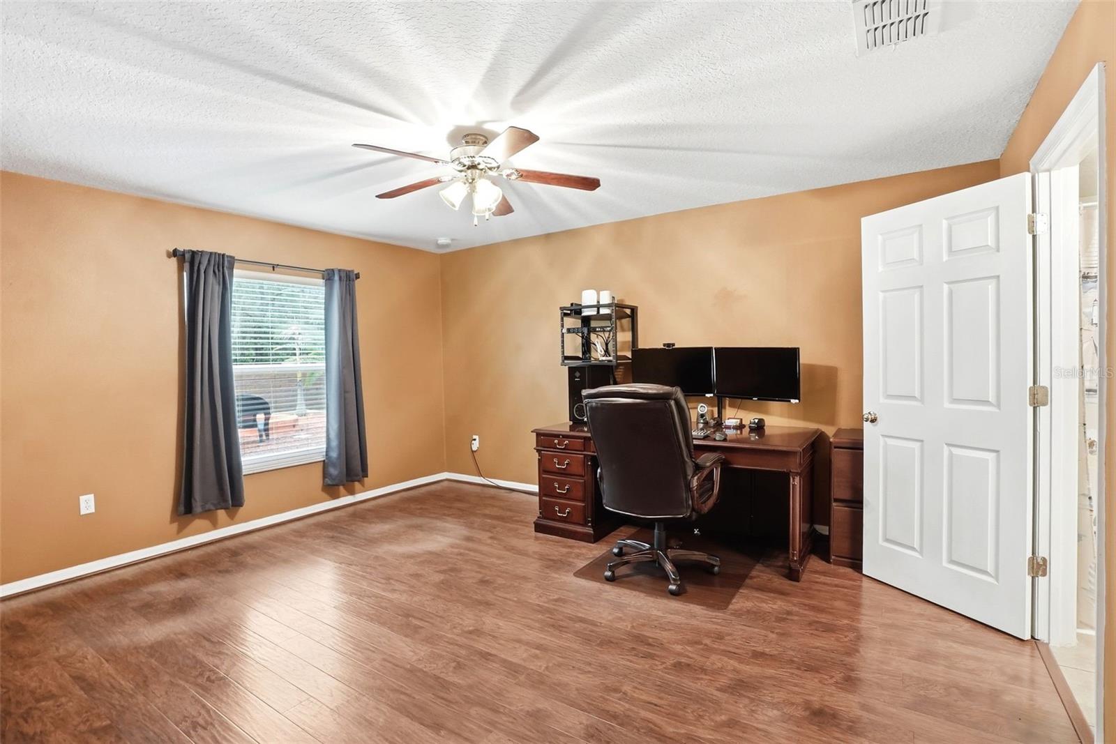 Image 15 of 53 For 467 Granite Circle