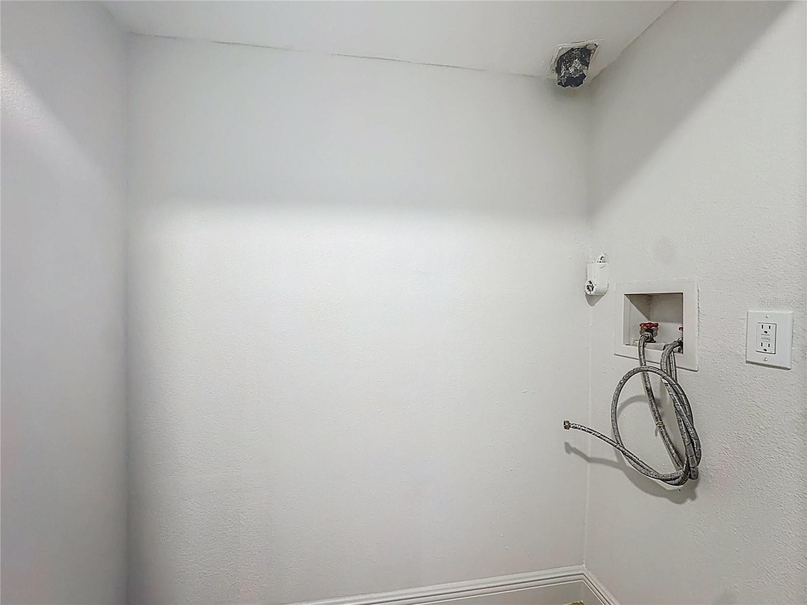 Image 20 of 28 For 1018 Dowd Avenue