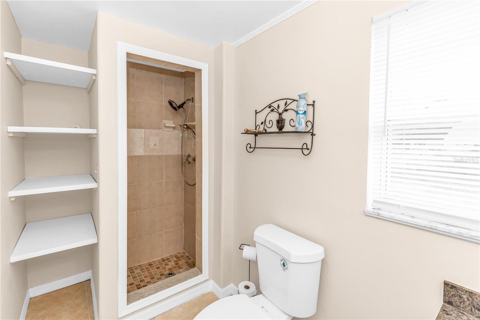 Image 11 of 26 For 885 Wisconsin Avenue