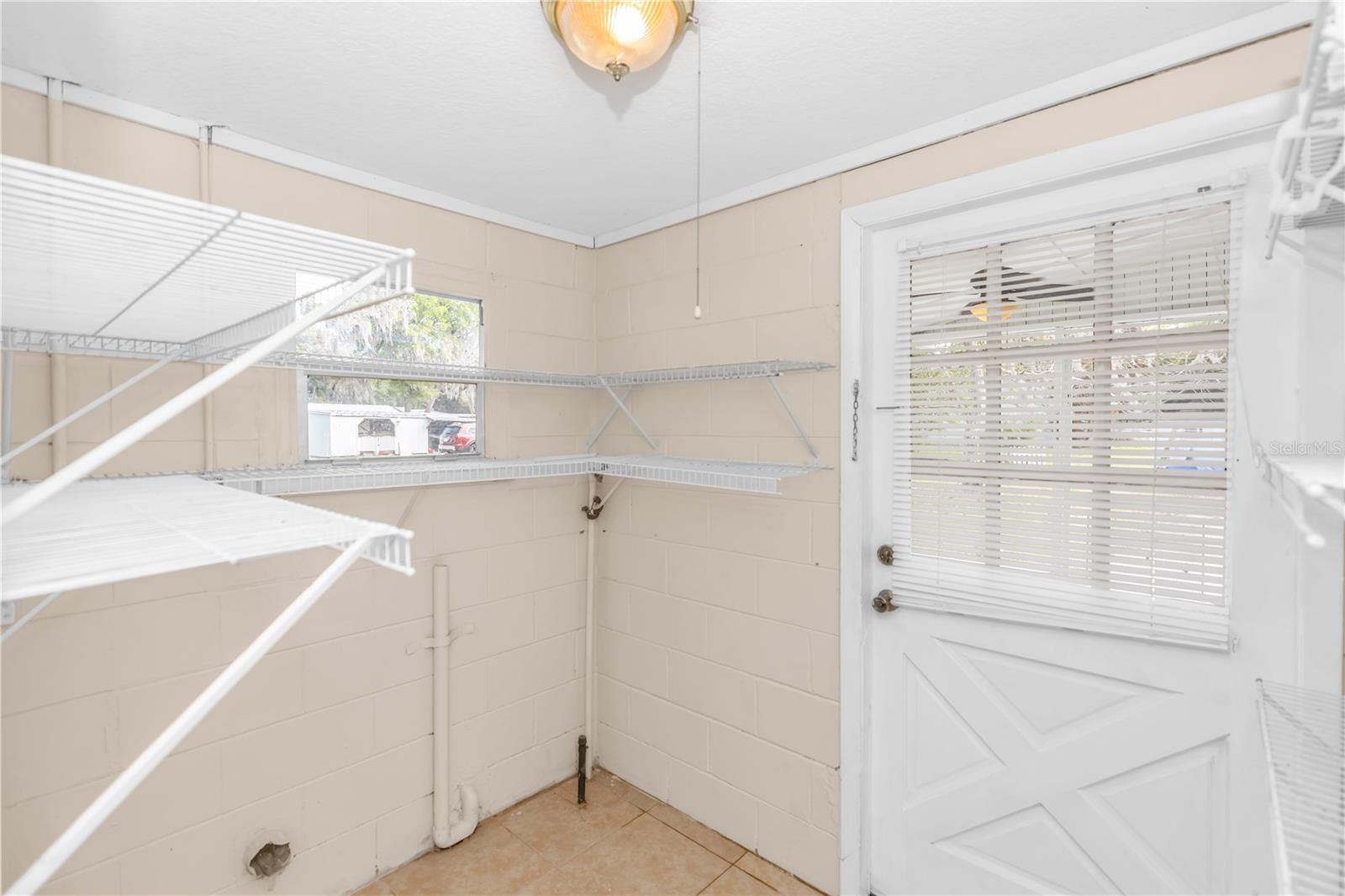 Image 15 of 26 For 885 Wisconsin Avenue