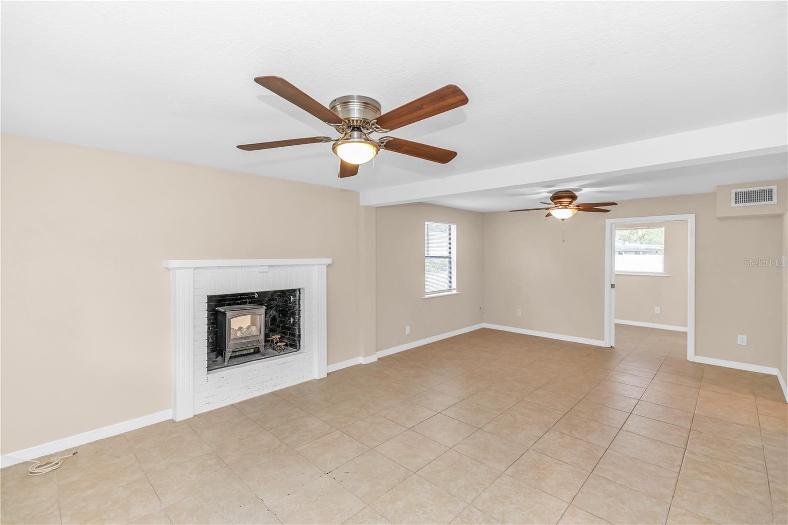 Image 4 of 26 For 885 Wisconsin Avenue