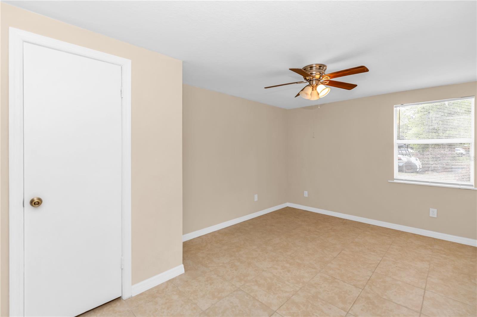 Image 6 of 26 For 885 Wisconsin Avenue