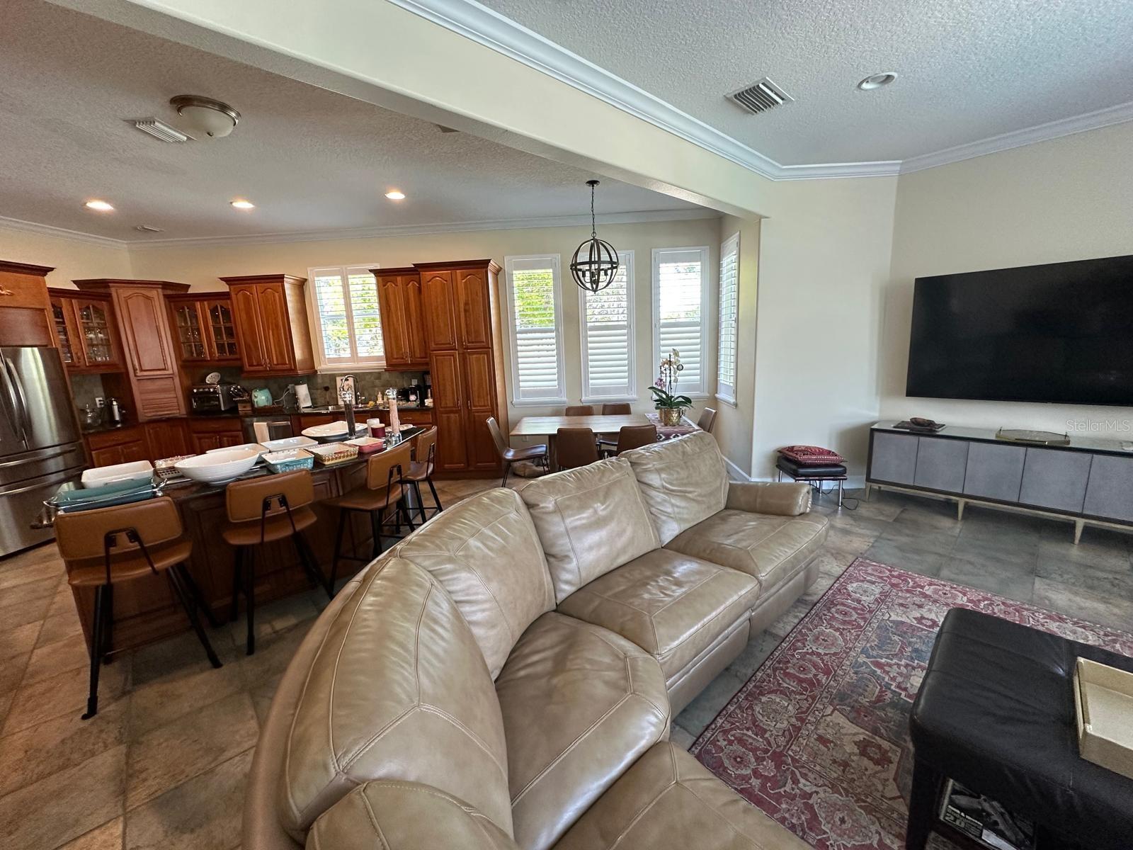 Image 14 of 41 For 8734 Crestgate Circle