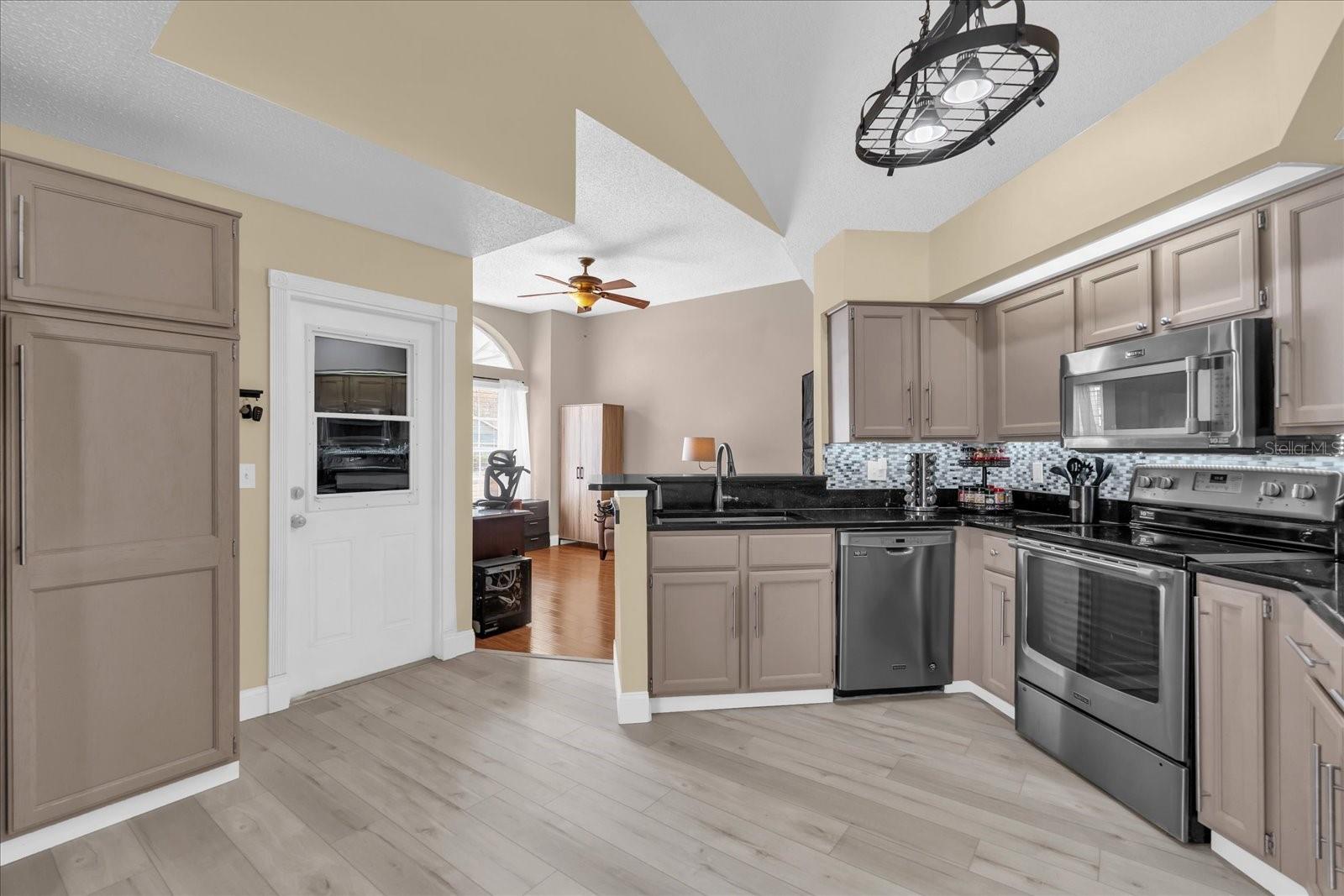 Image 15 of 34 For 739 Virginia Woods Lane