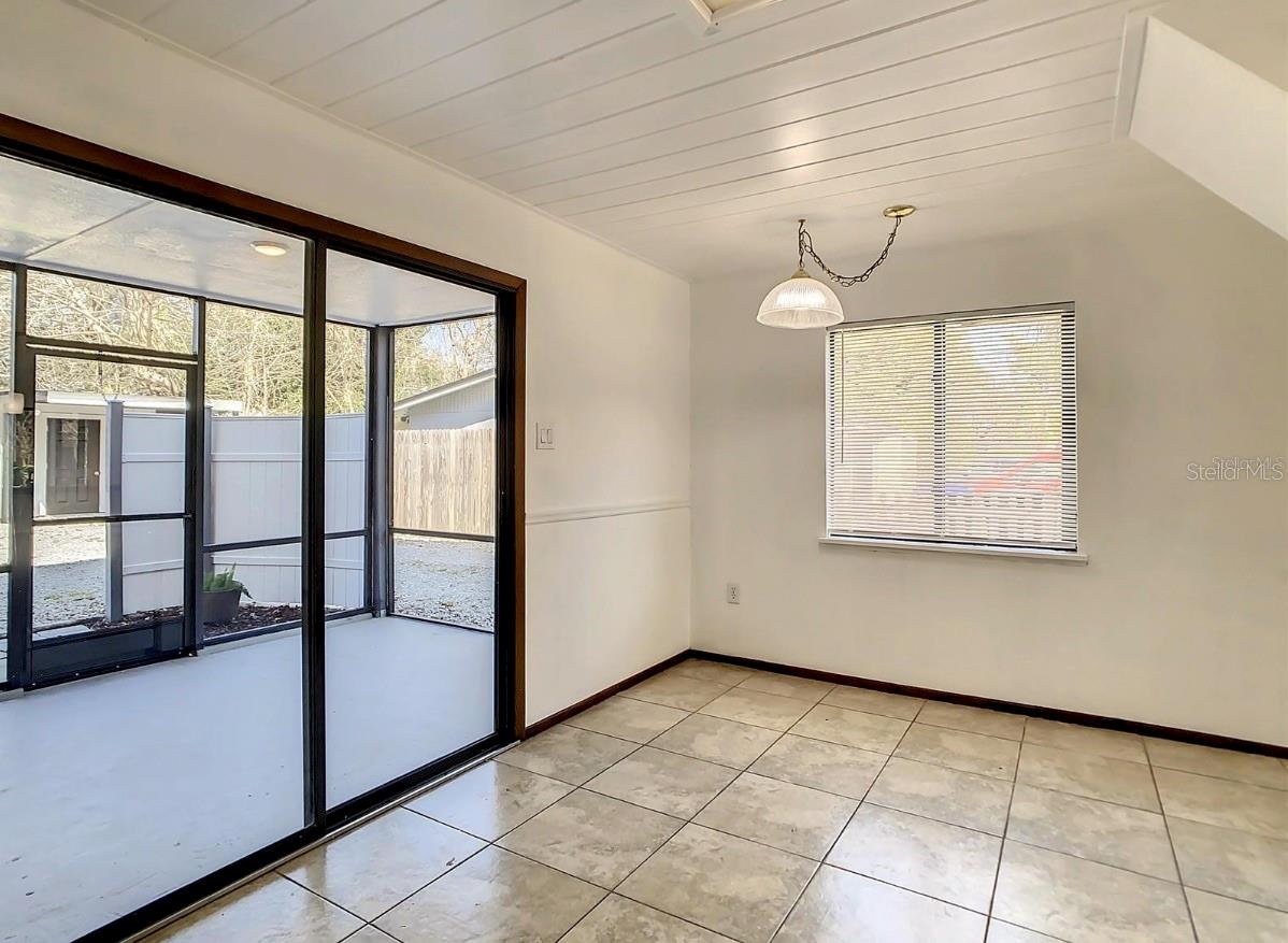 Image 6 of 13 For 5329 Blue Grass Street