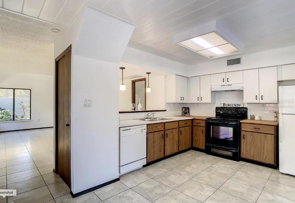 Image 7 of 13 For 5329 Blue Grass Street