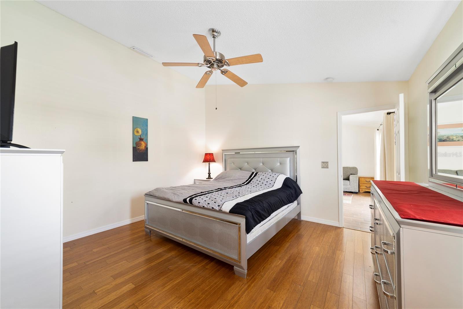 Image 10 of 20 For 213 Sunset Ct