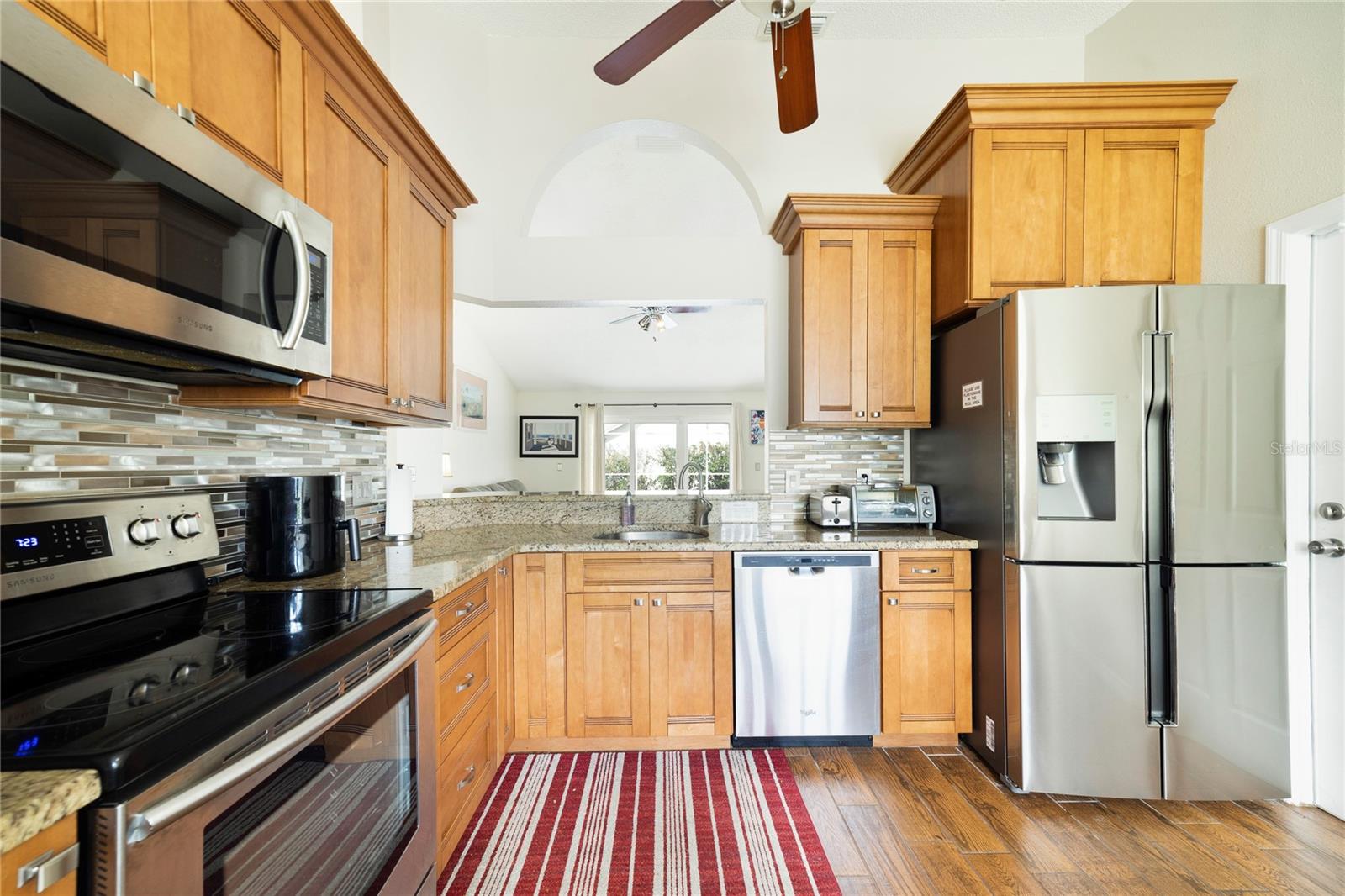 Image 3 of 20 For 213 Sunset Ct