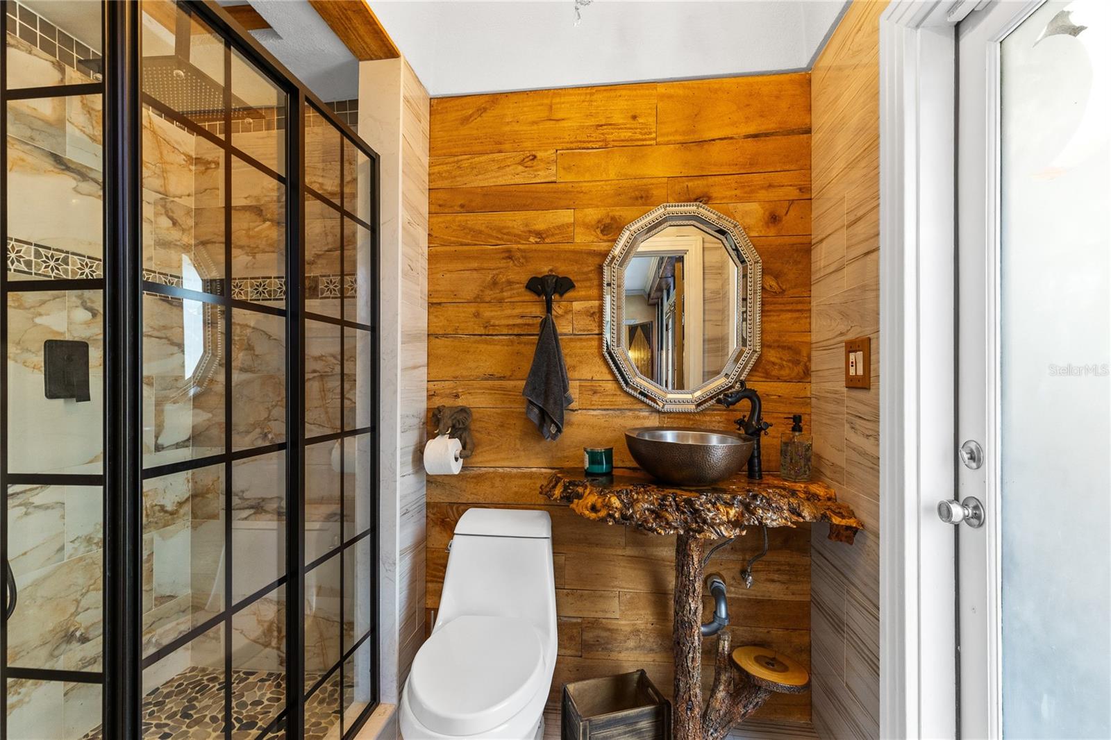 Image 18 of 64 For 14502 Scotch Pine Court