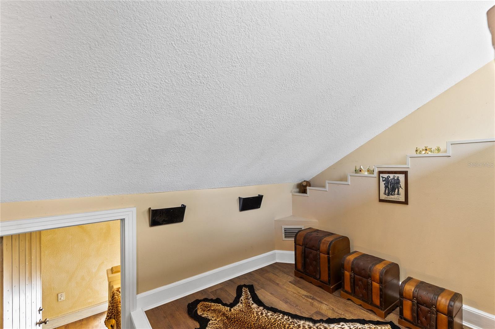 Image 27 of 64 For 14502 Scotch Pine Court