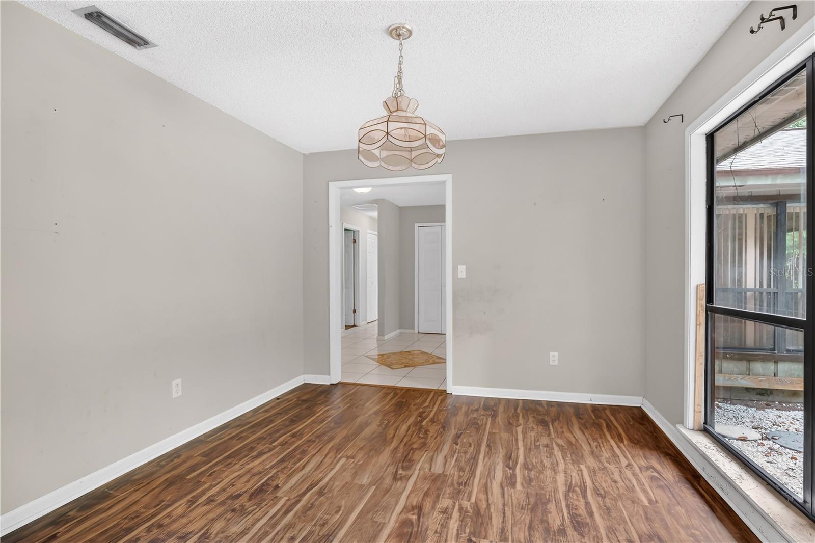 Image 11 of 38 For 599 Lake Geneva Road