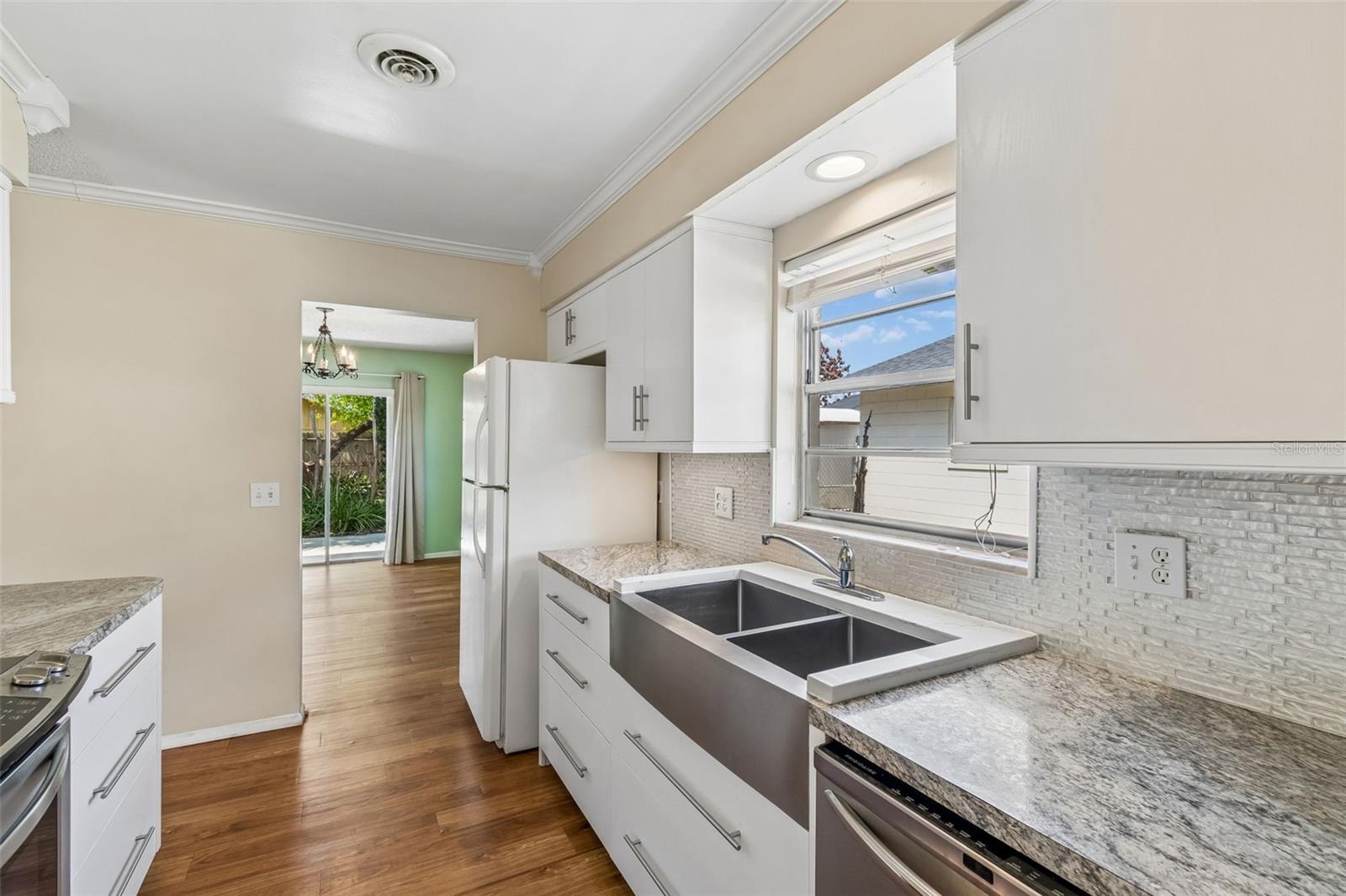 Image 10 of 52 For 5236 Tangerine Avenue