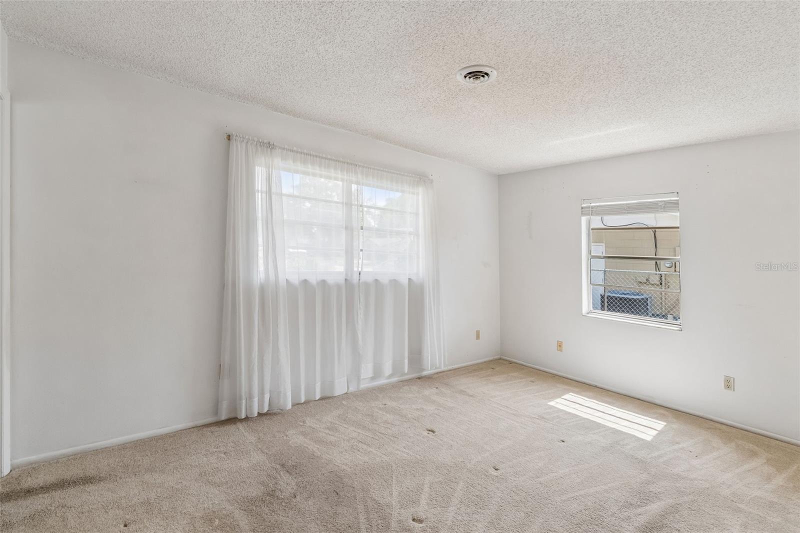 Image 16 of 52 For 5236 Tangerine Avenue