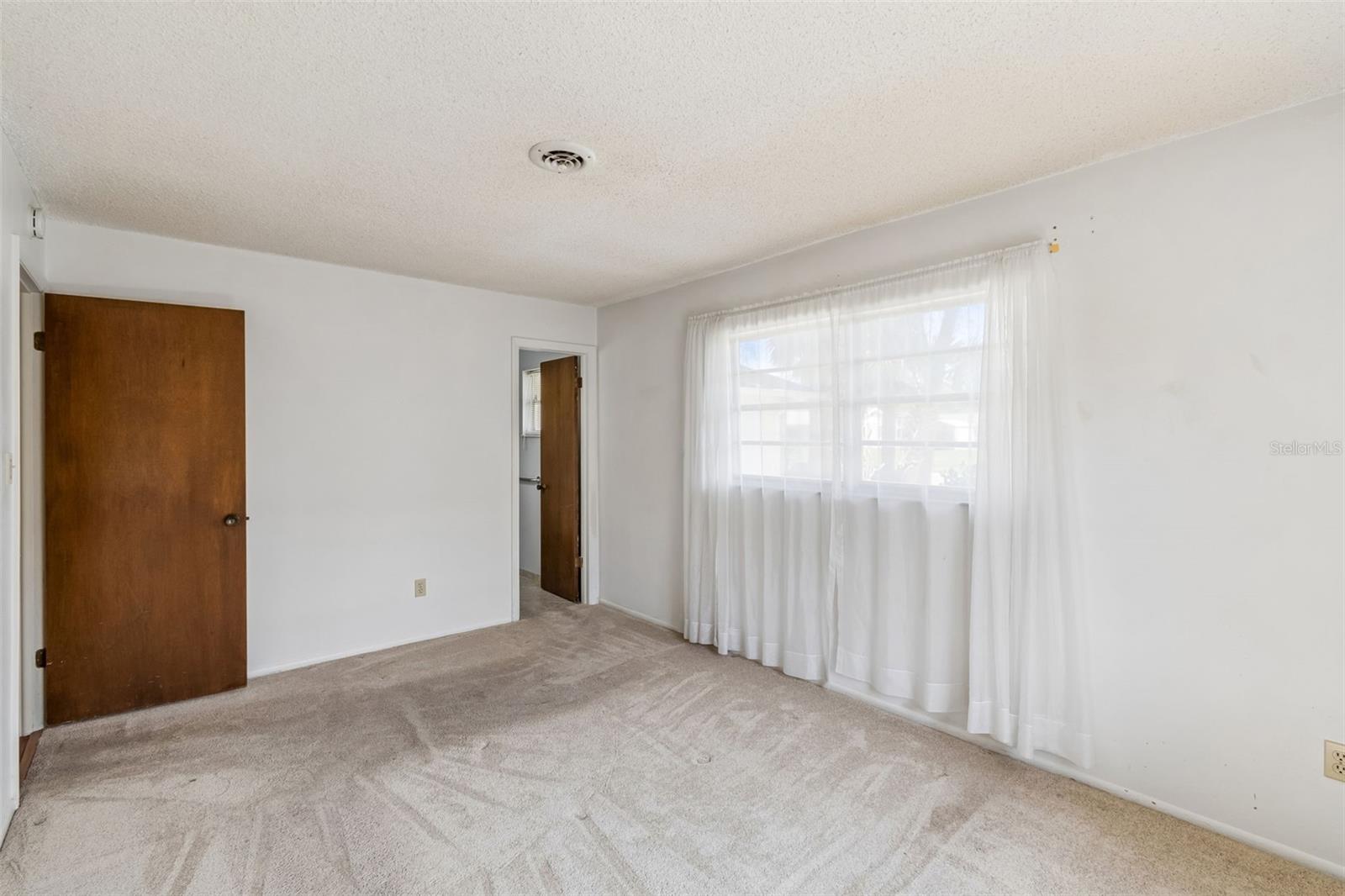 Image 19 of 52 For 5236 Tangerine Avenue