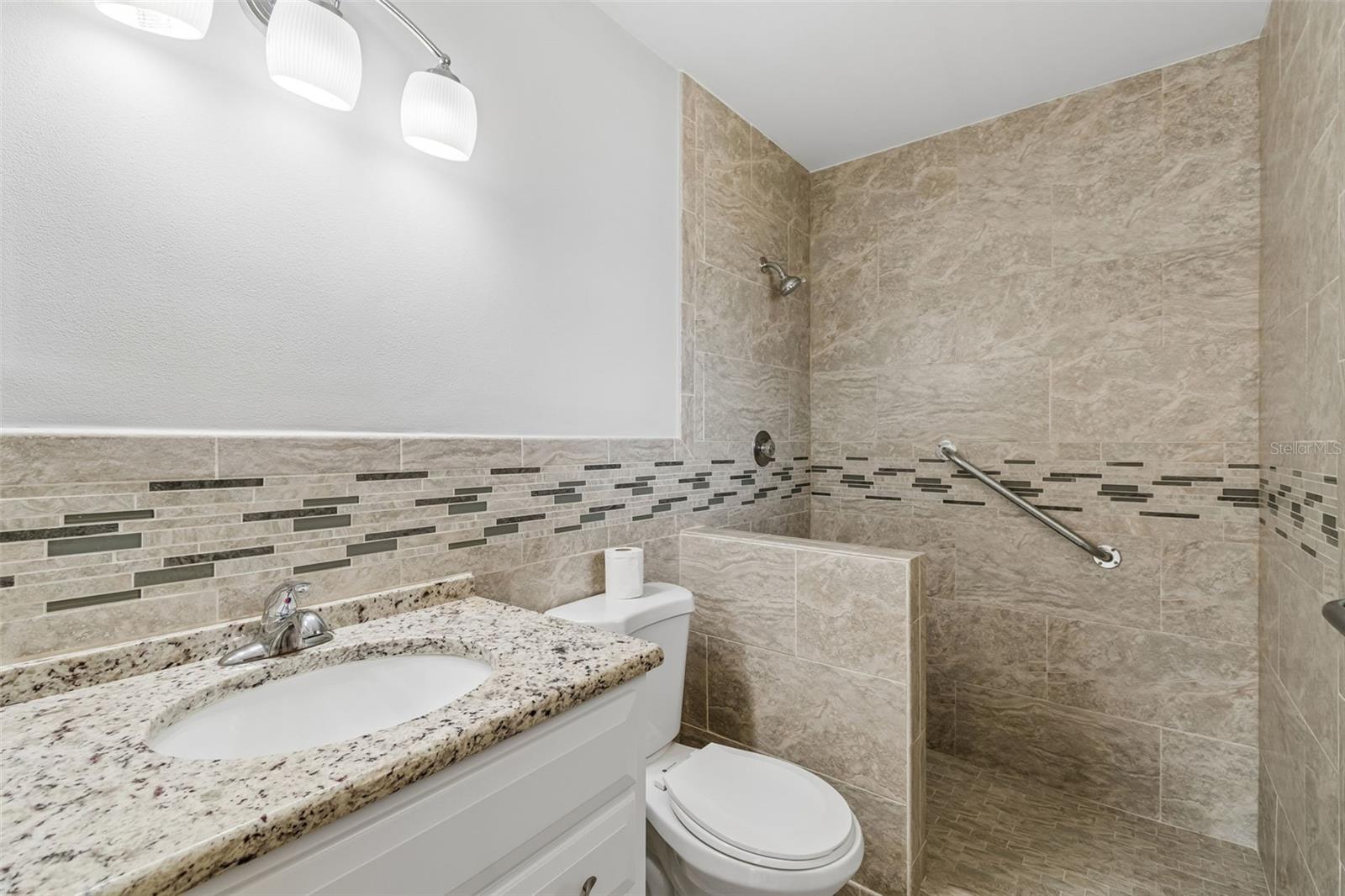 Image 20 of 52 For 5236 Tangerine Avenue