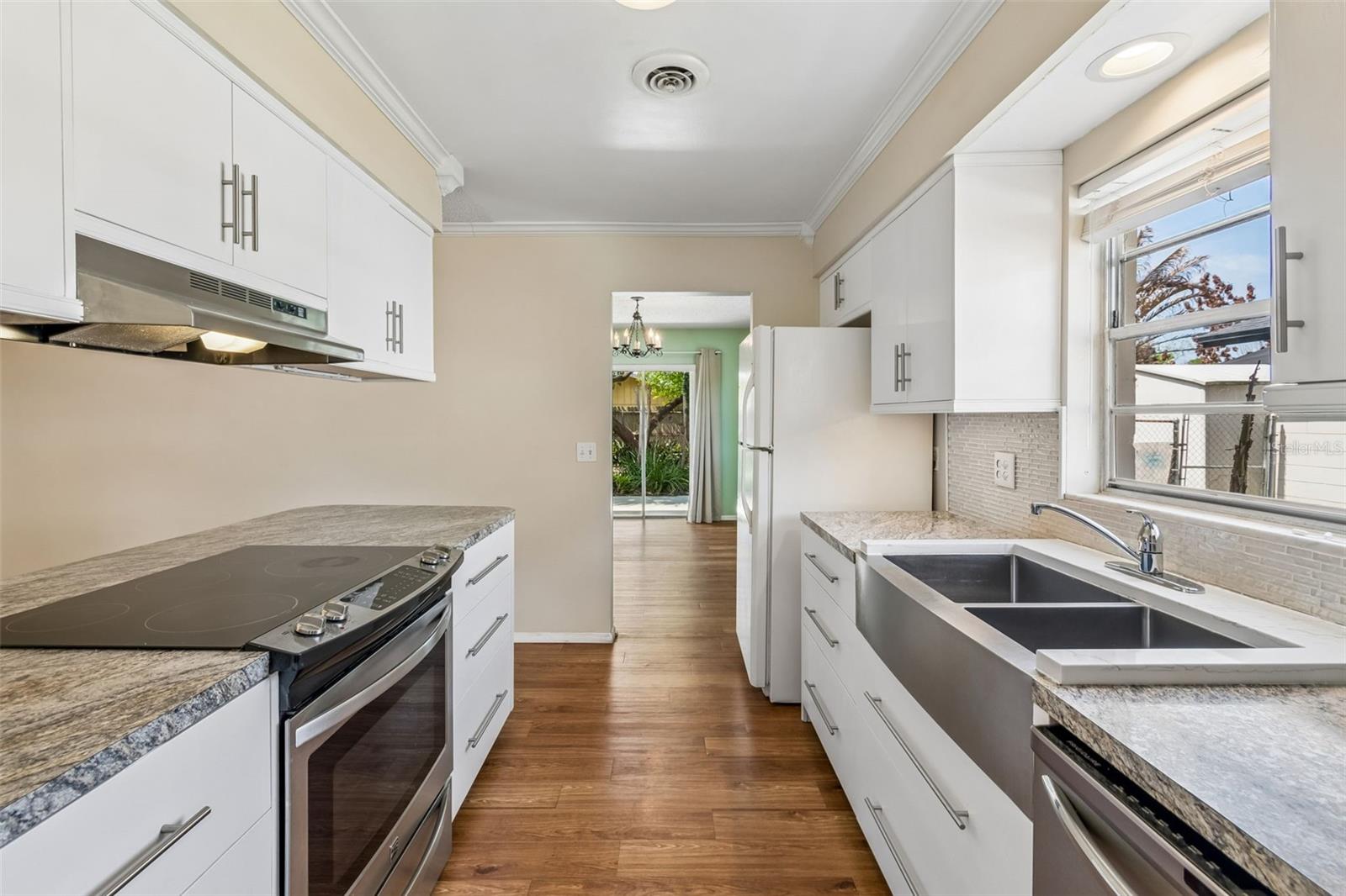 Image 9 of 52 For 5236 Tangerine Avenue