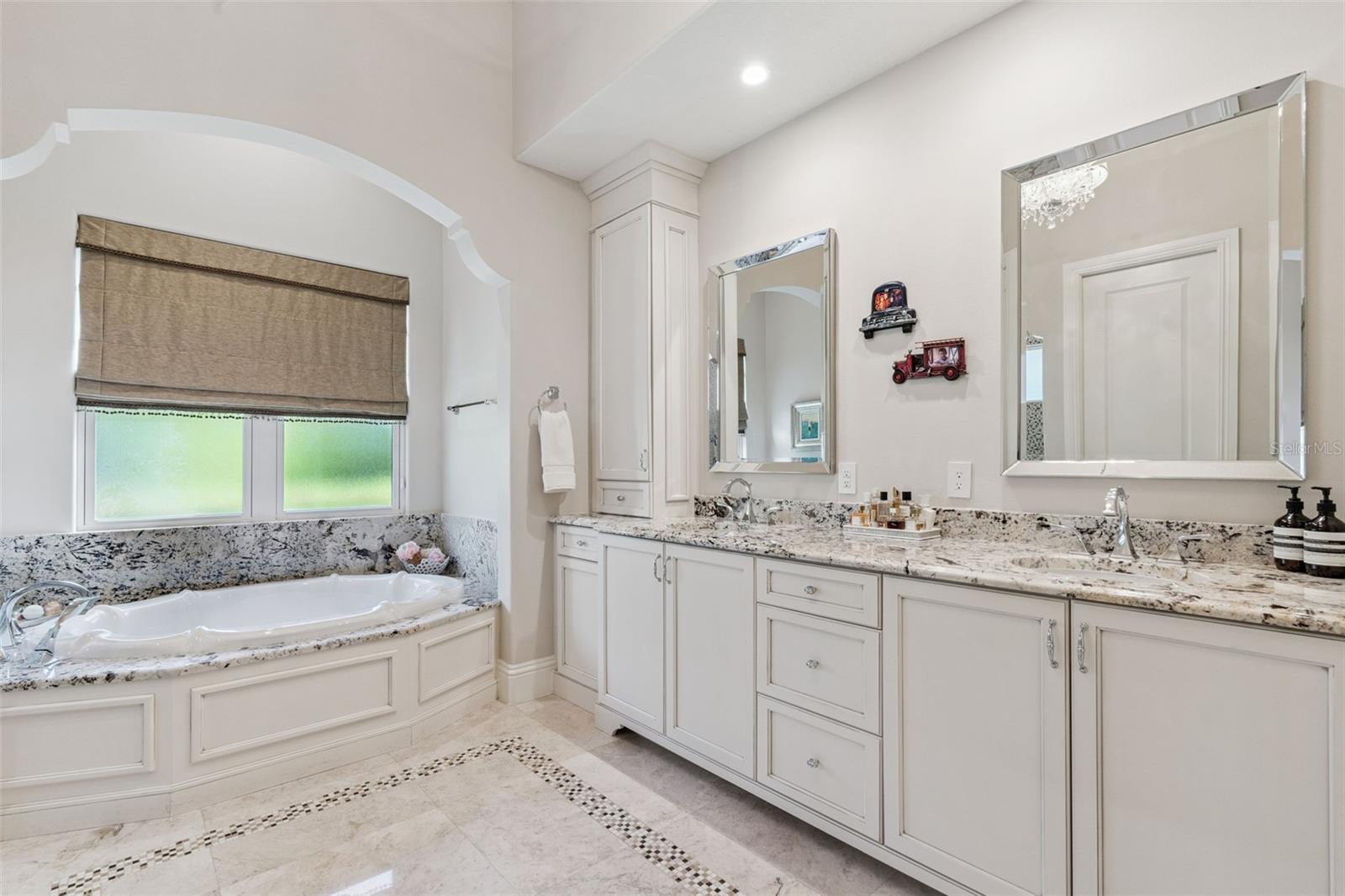 Image 20 of 45 For 5067 Sawyer Cove Way