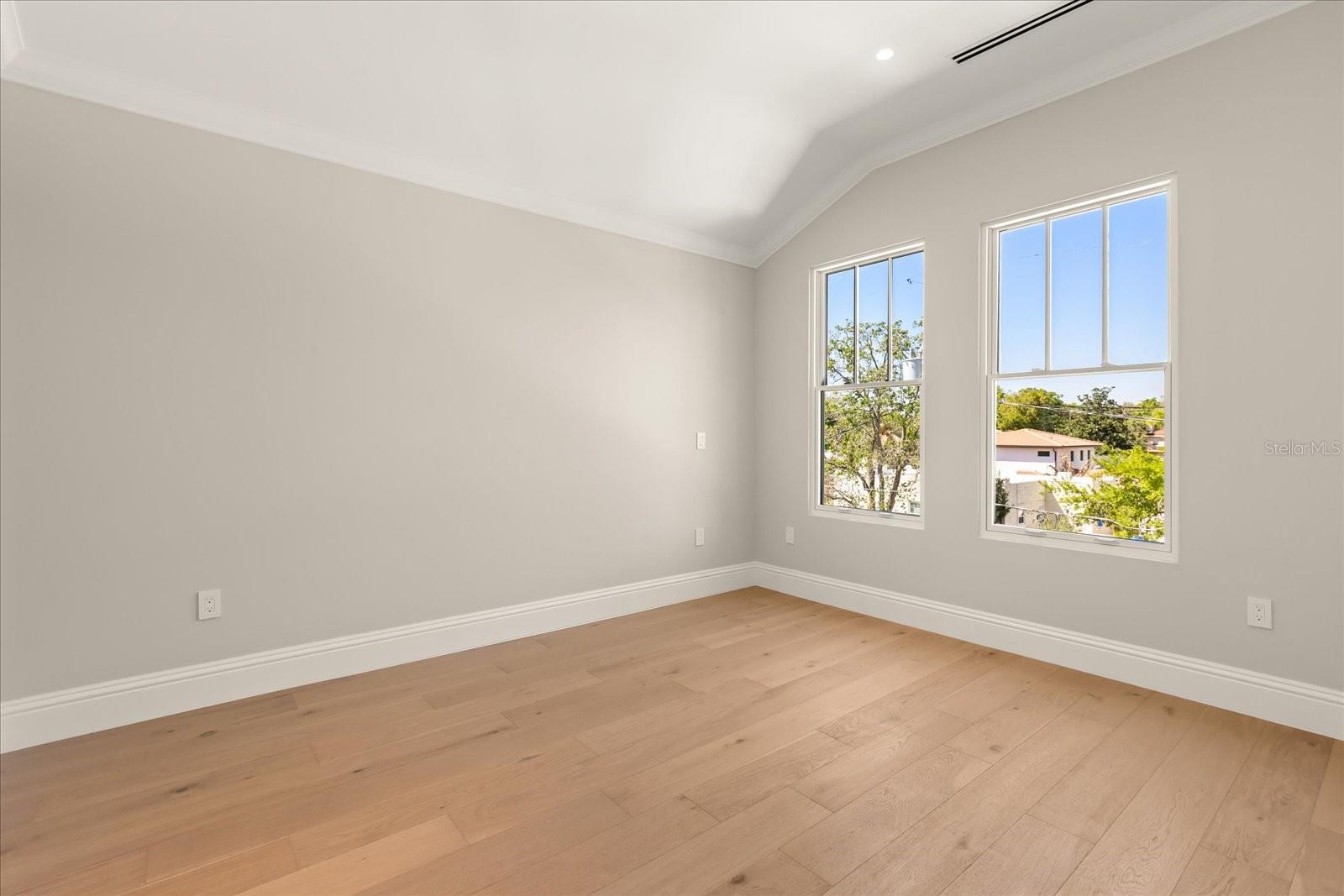 Image 26 of 33 For 1006 Harwood Street