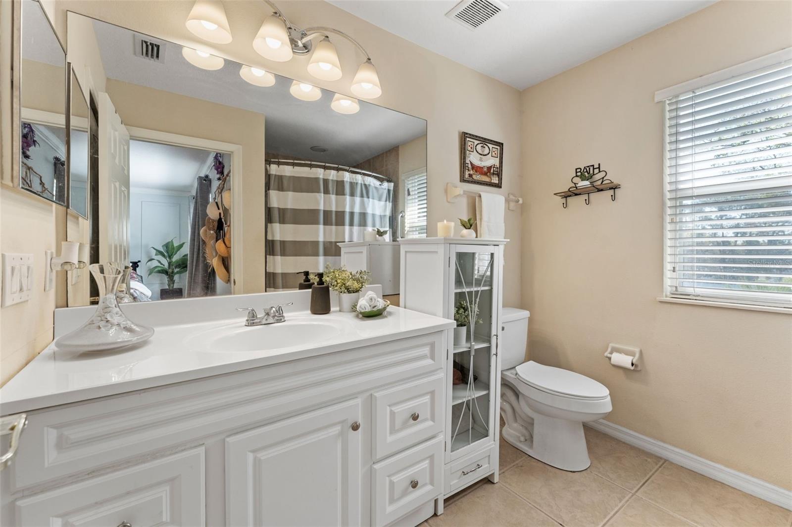 Image 10 of 28 For 2440 Retreat View Circle