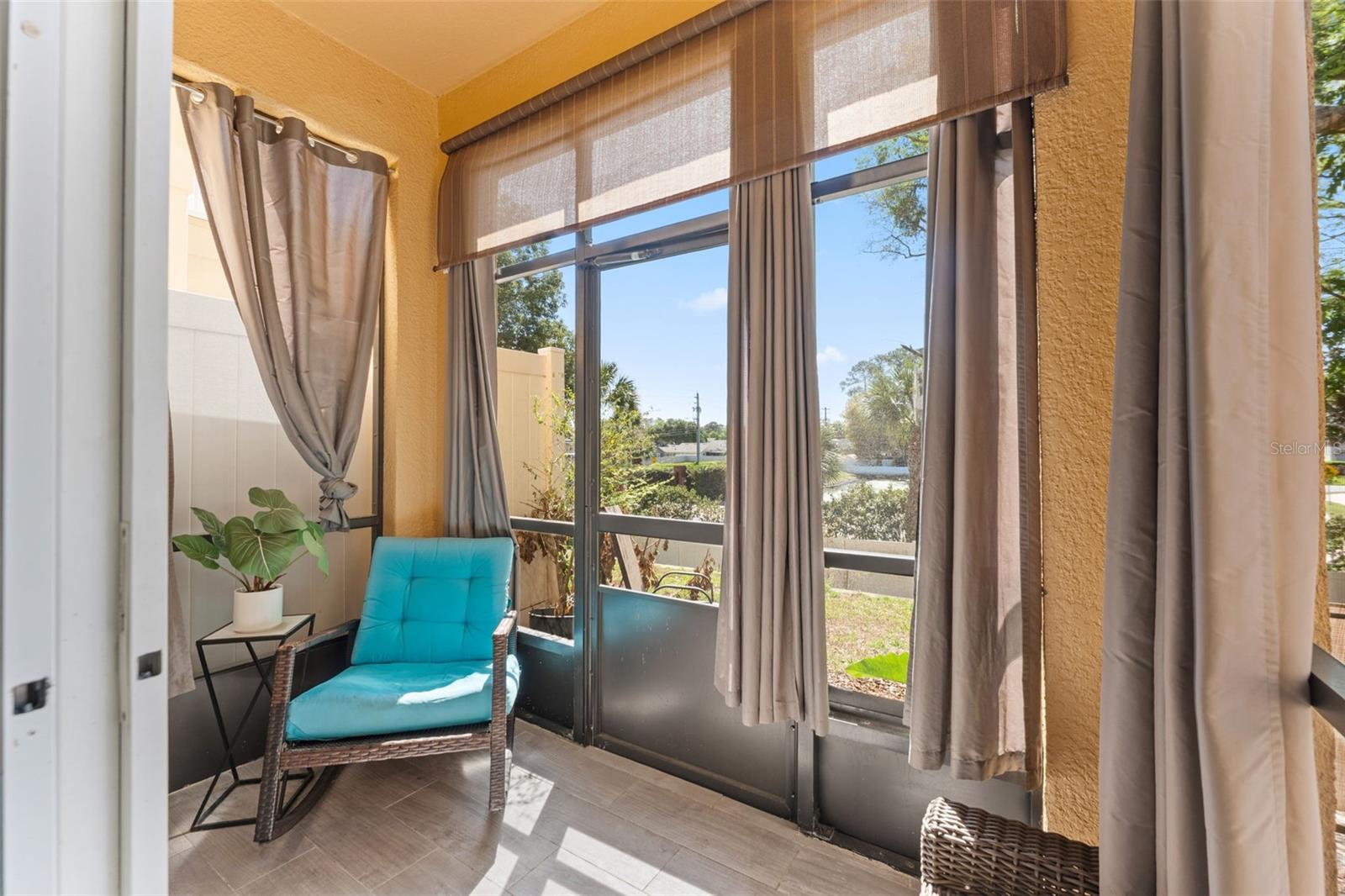 Image 16 of 28 For 2440 Retreat View Circle