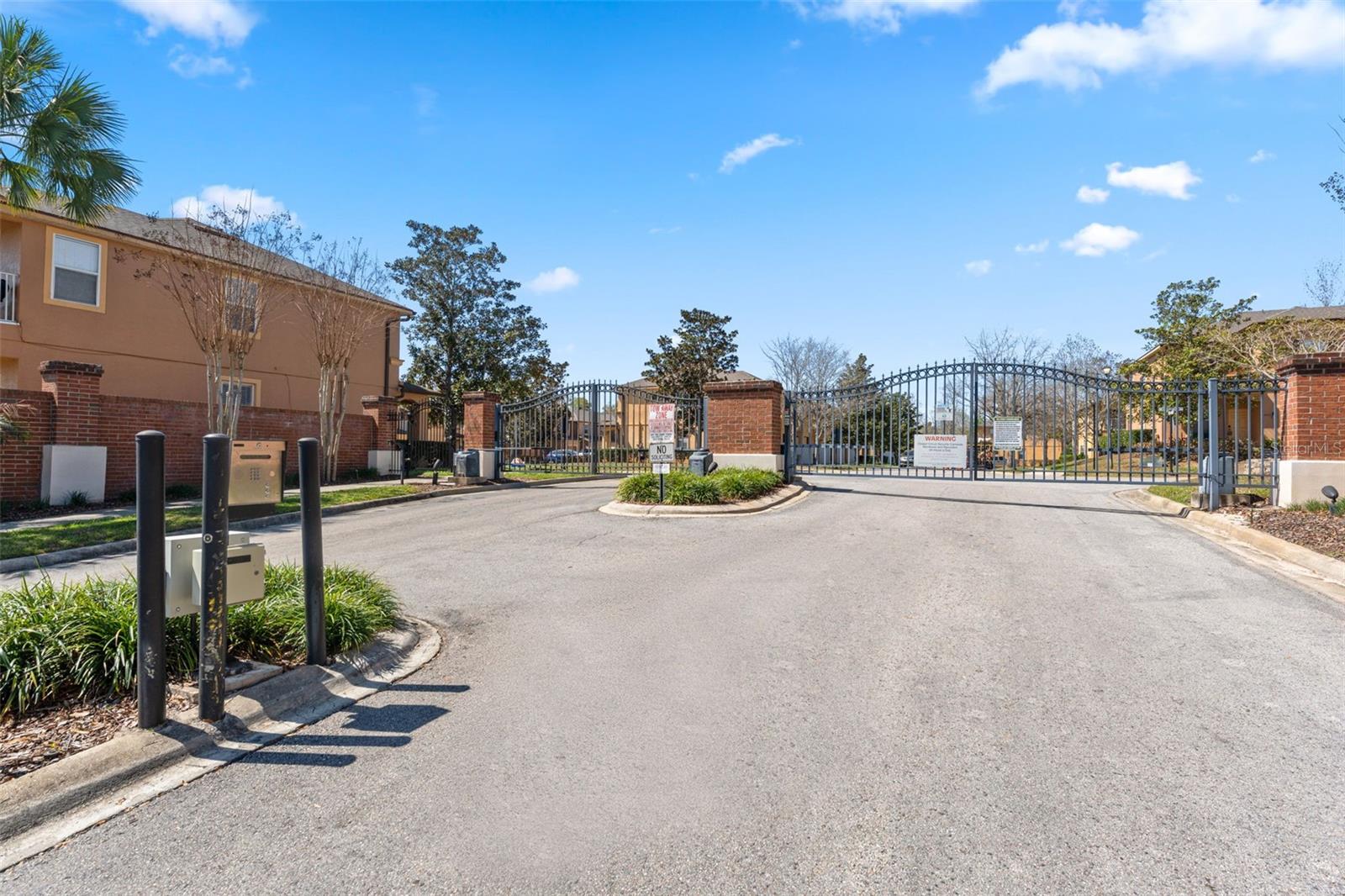 Image 18 of 28 For 2440 Retreat View Circle