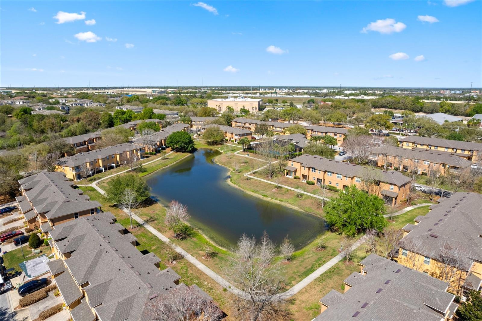 Image 23 of 28 For 2440 Retreat View Circle