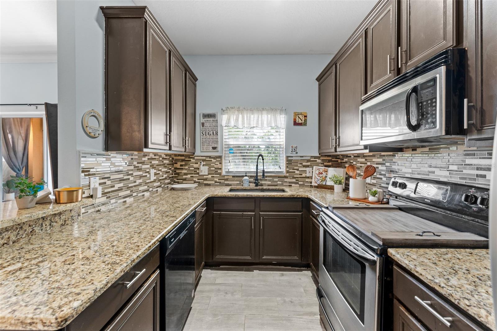 Image 4 of 28 For 2440 Retreat View Circle